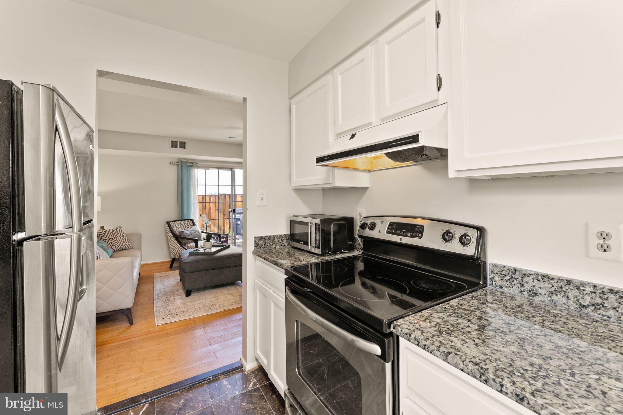 22313 Mayfield SQUARE