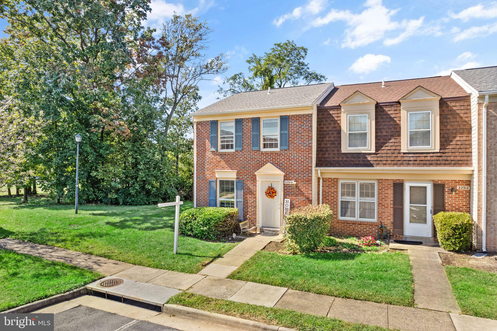 22313 Mayfield SQUARE