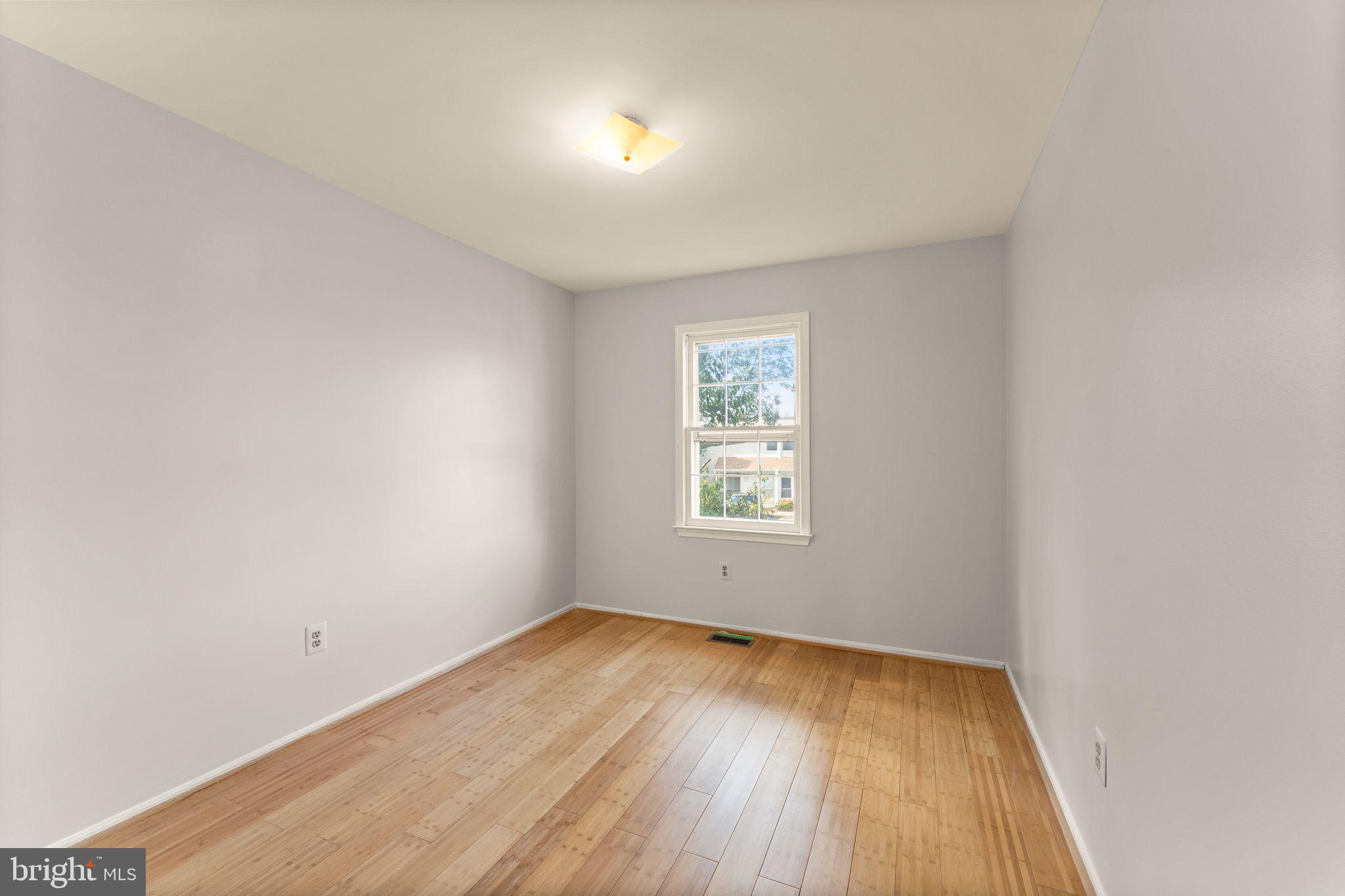 22313 Mayfield SQUARE