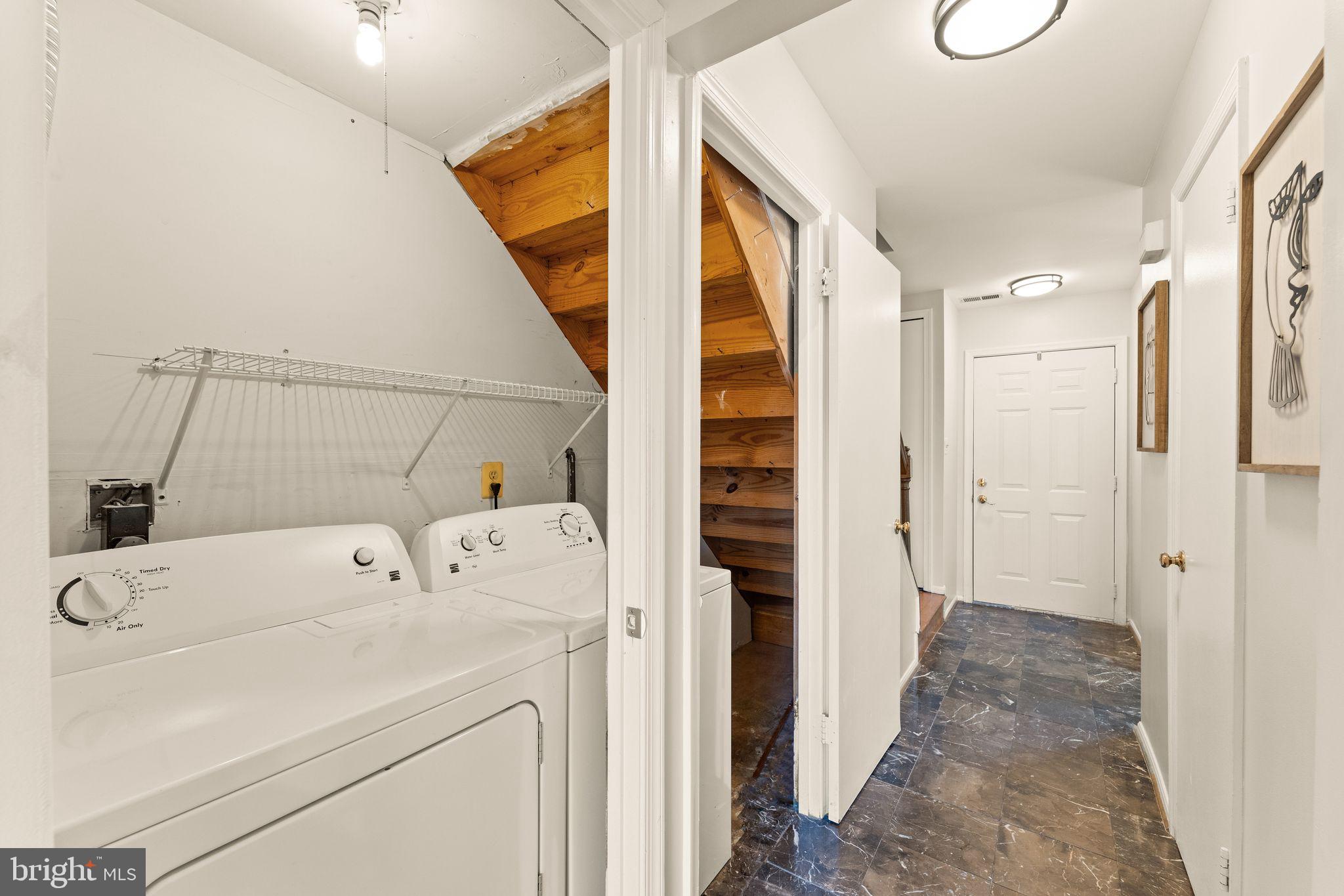 22313 Mayfield SQUARE
