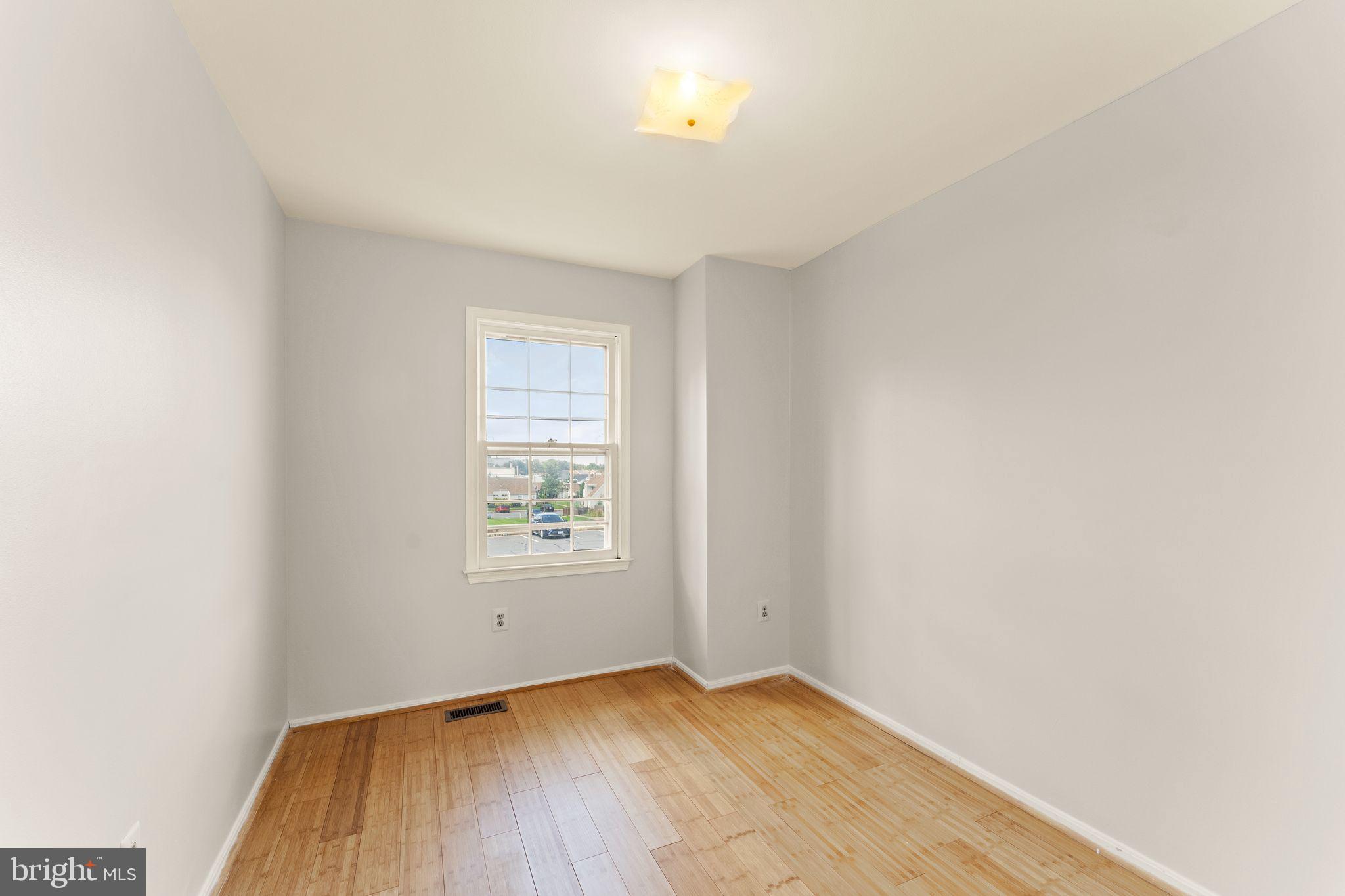 22313 Mayfield SQUARE