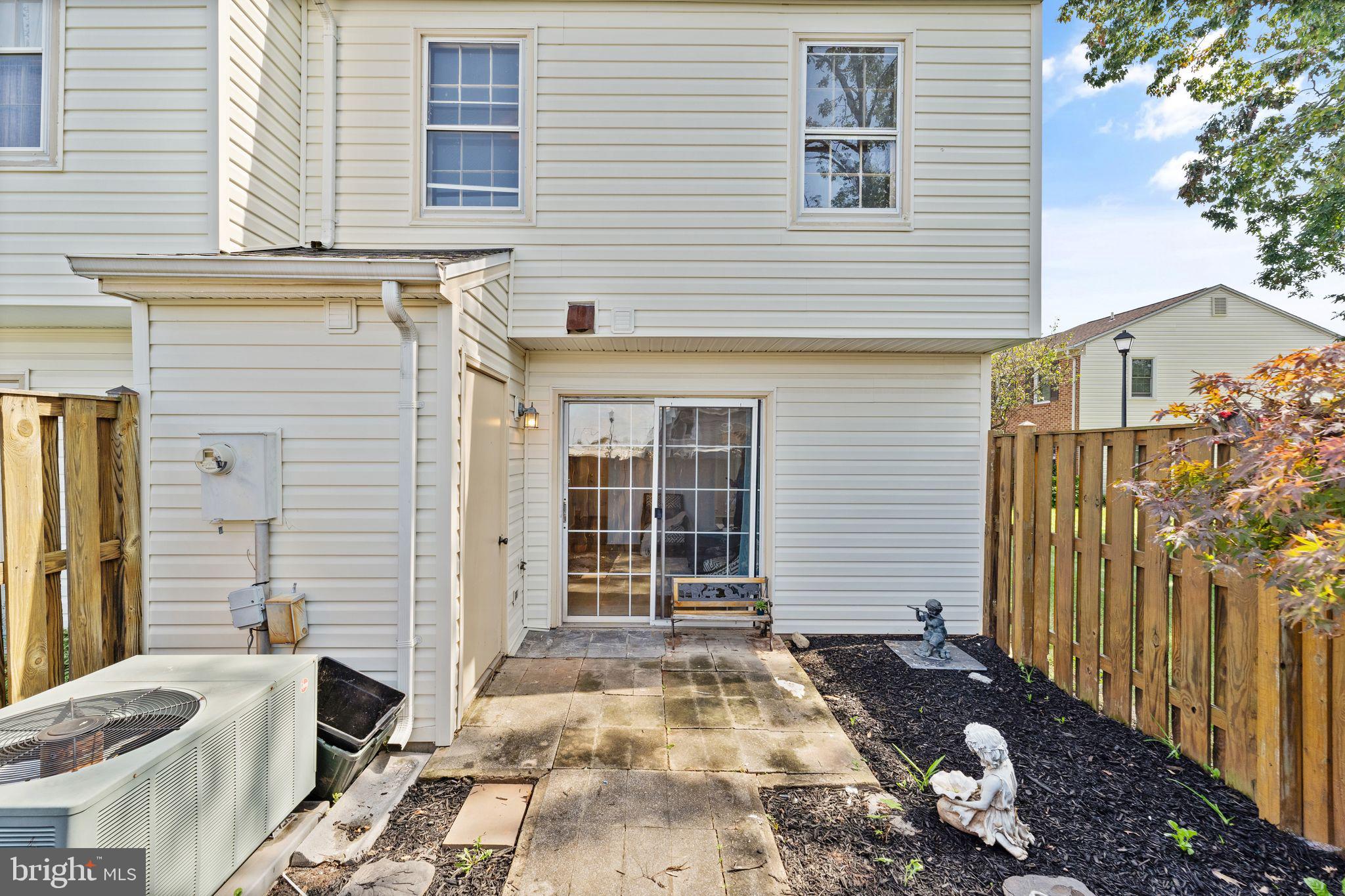 22313 Mayfield SQUARE