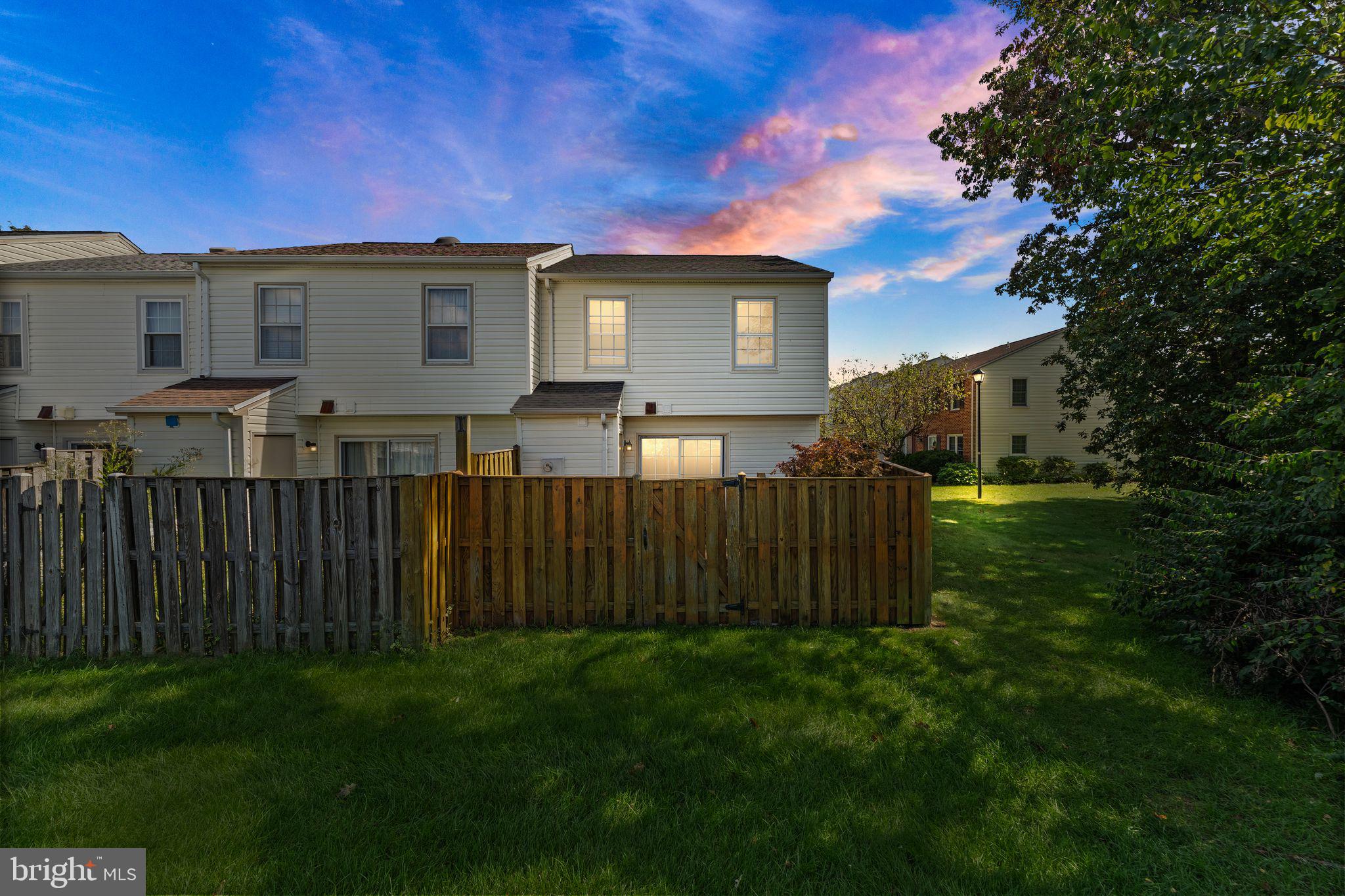 22313 Mayfield SQUARE