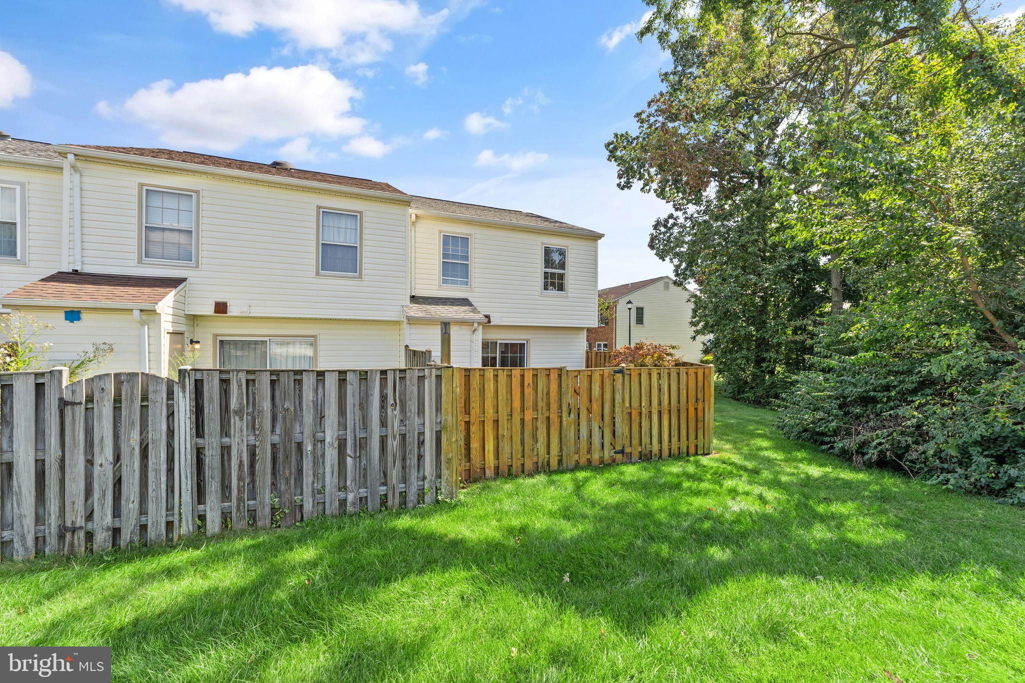 22313 Mayfield SQUARE