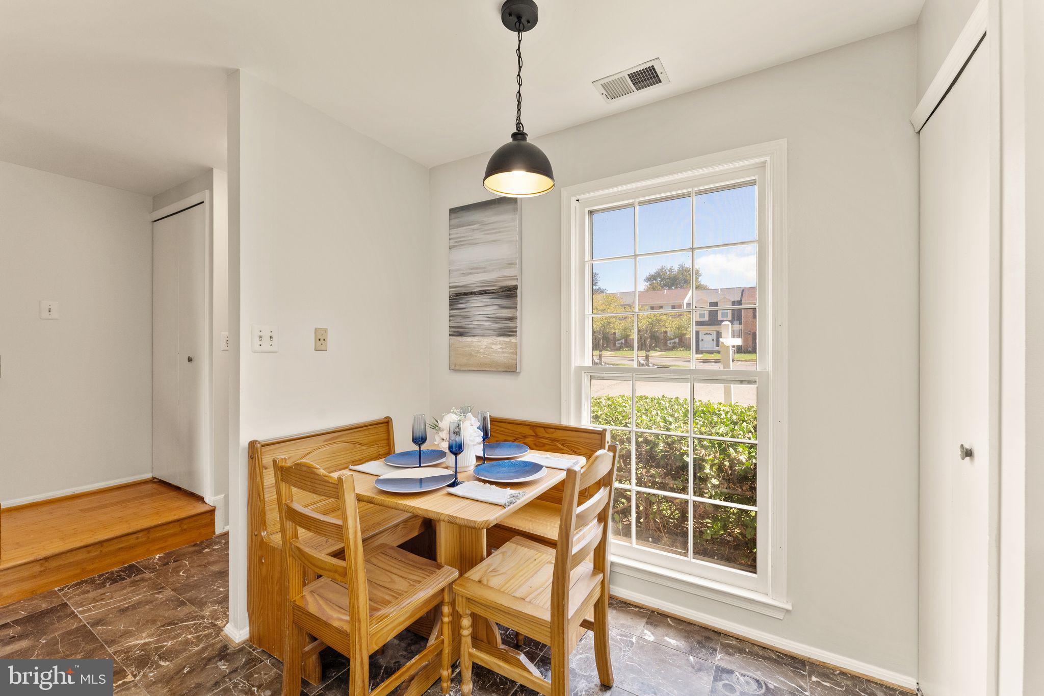 22313 Mayfield SQUARE
