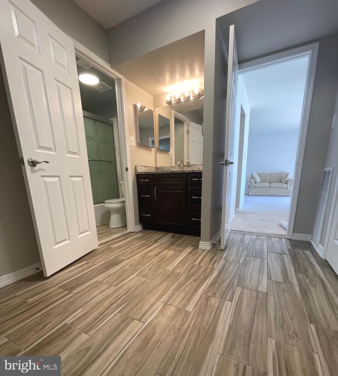 125 Clubhouse DRIVE SW Unit: 6