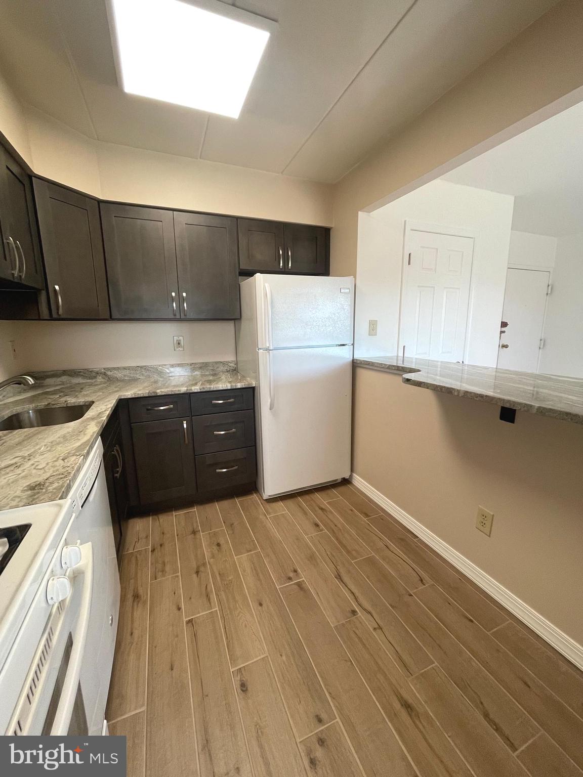 125 Clubhouse DRIVE SW Unit: 6
