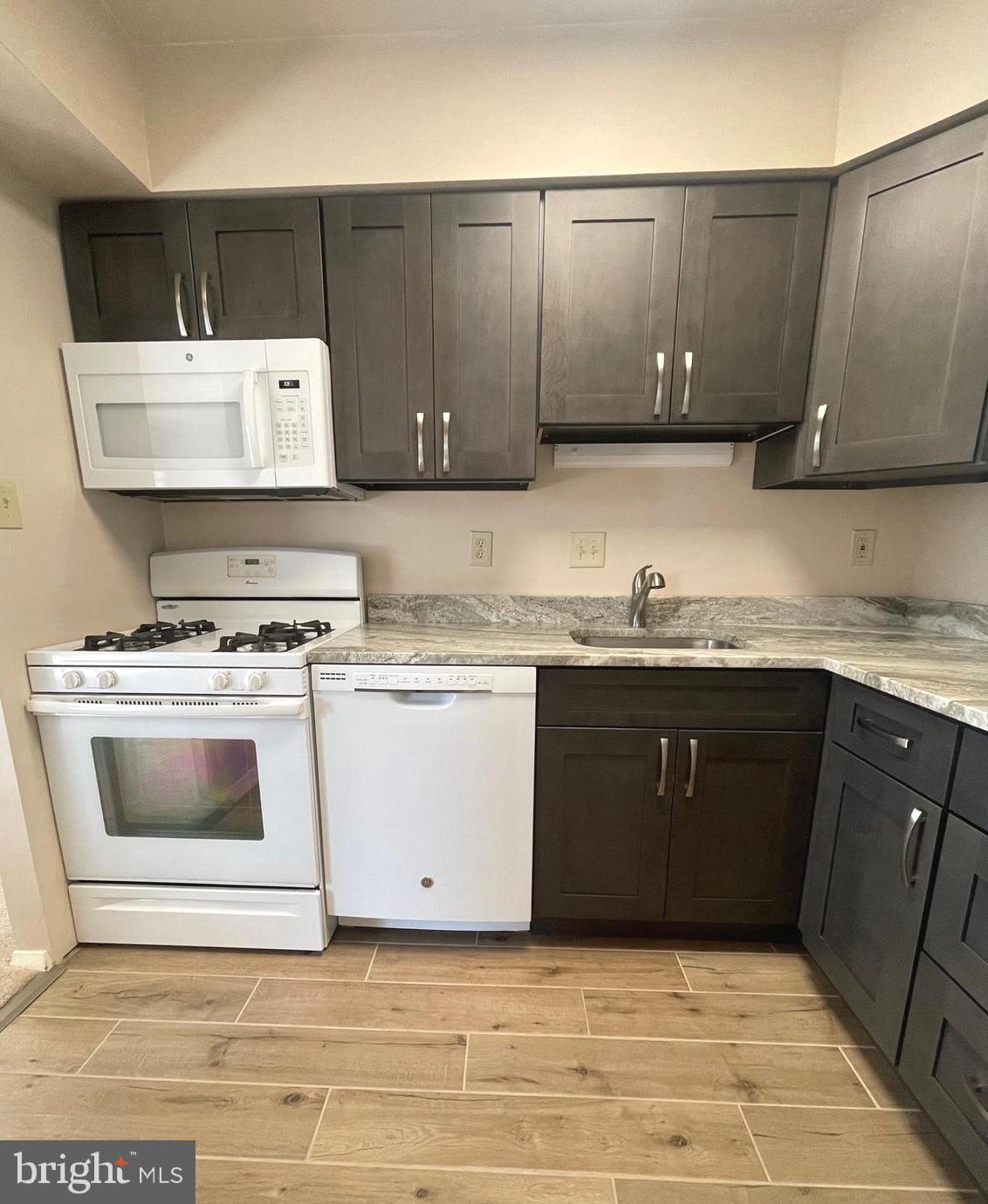 125 Clubhouse DRIVE SW Unit: 6