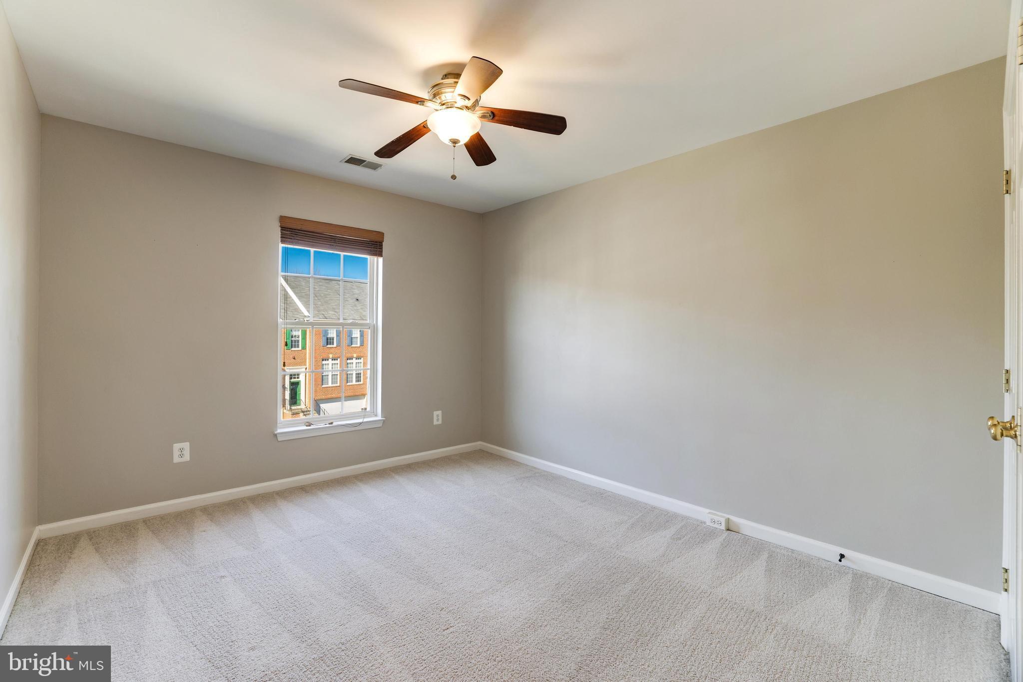 22106 Chelsy Paige SQUARE