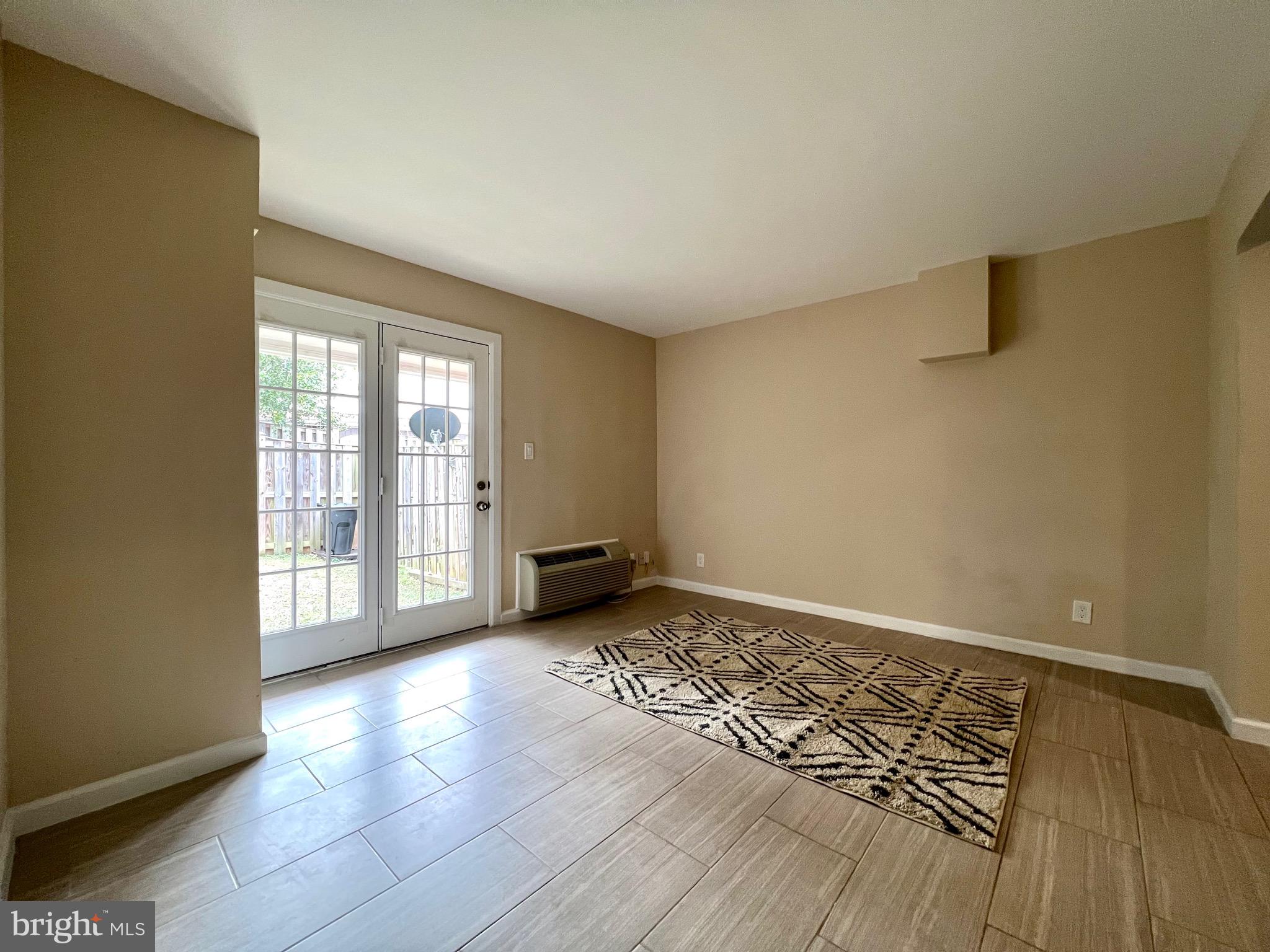 108 N Baylor DRIVE