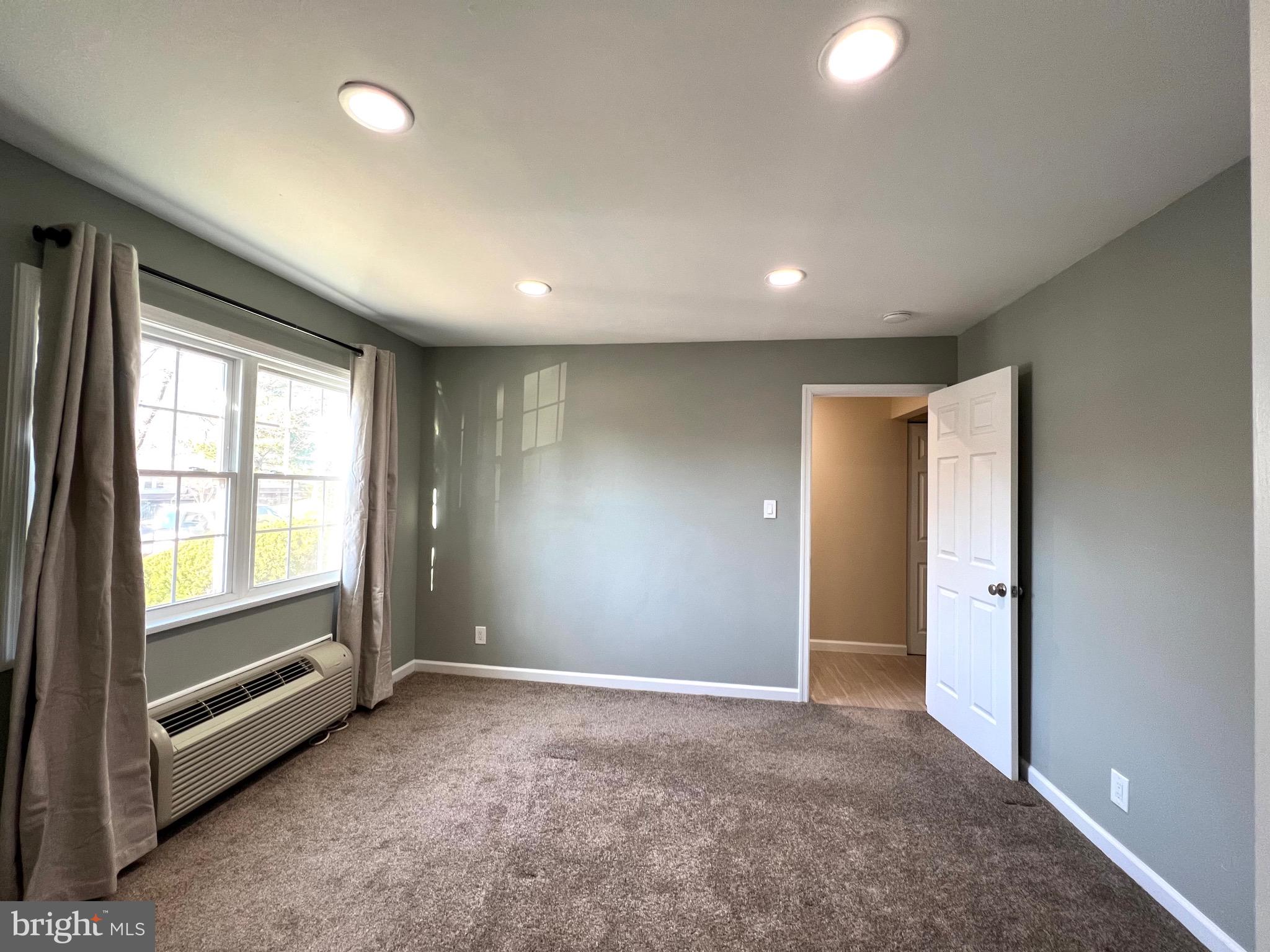 108 N Baylor DRIVE