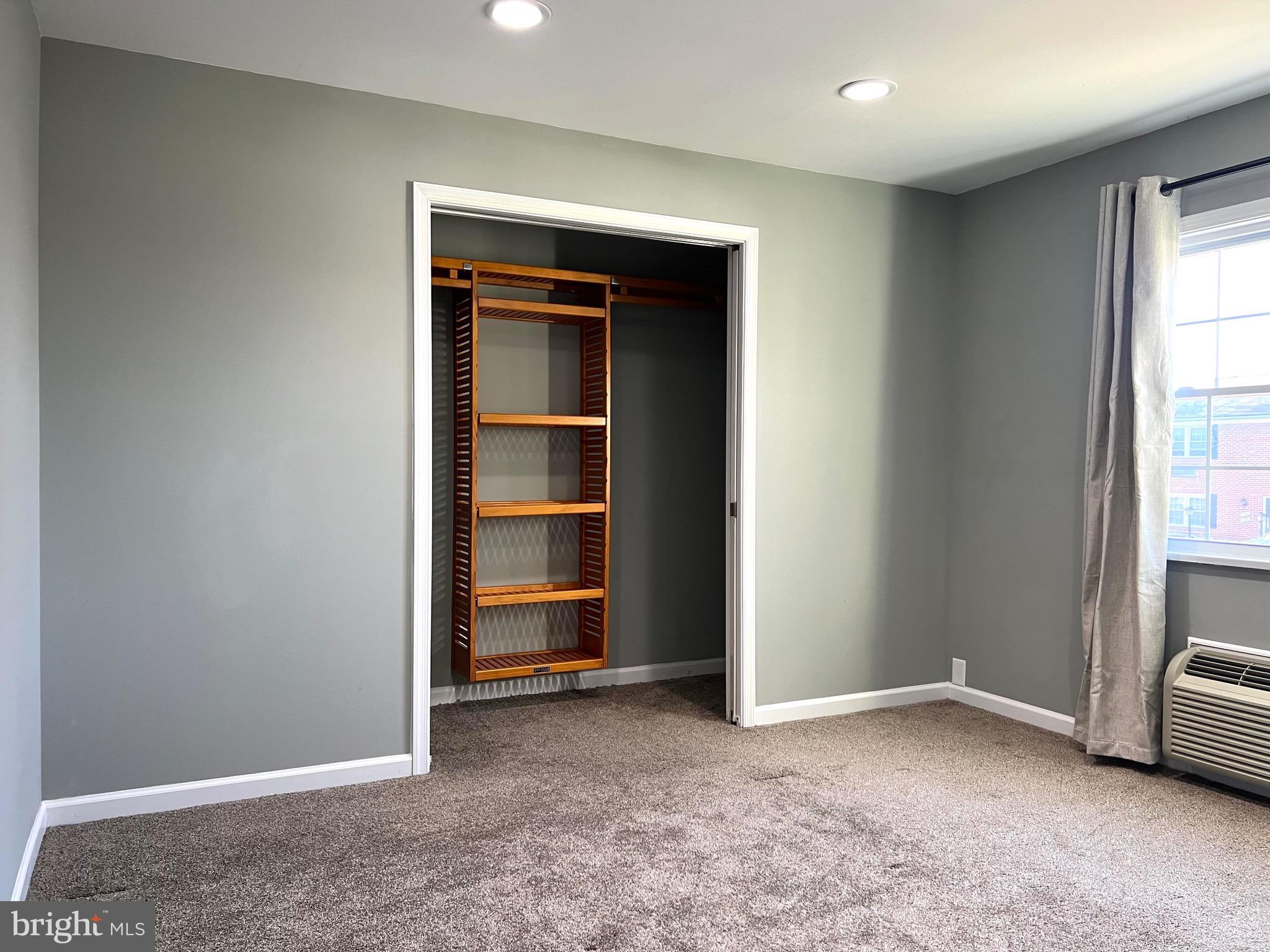 108 N Baylor DRIVE