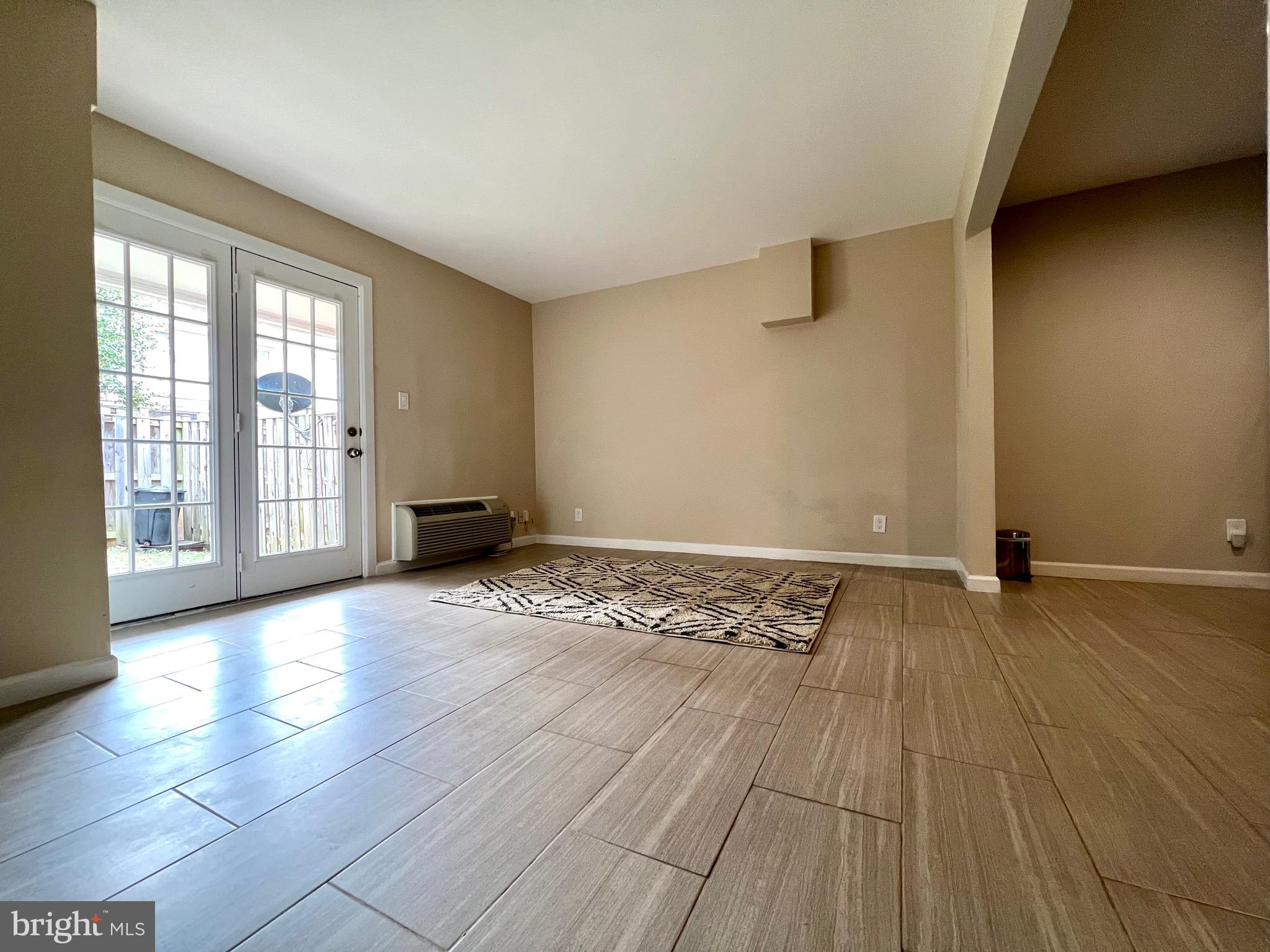 108 N Baylor DRIVE