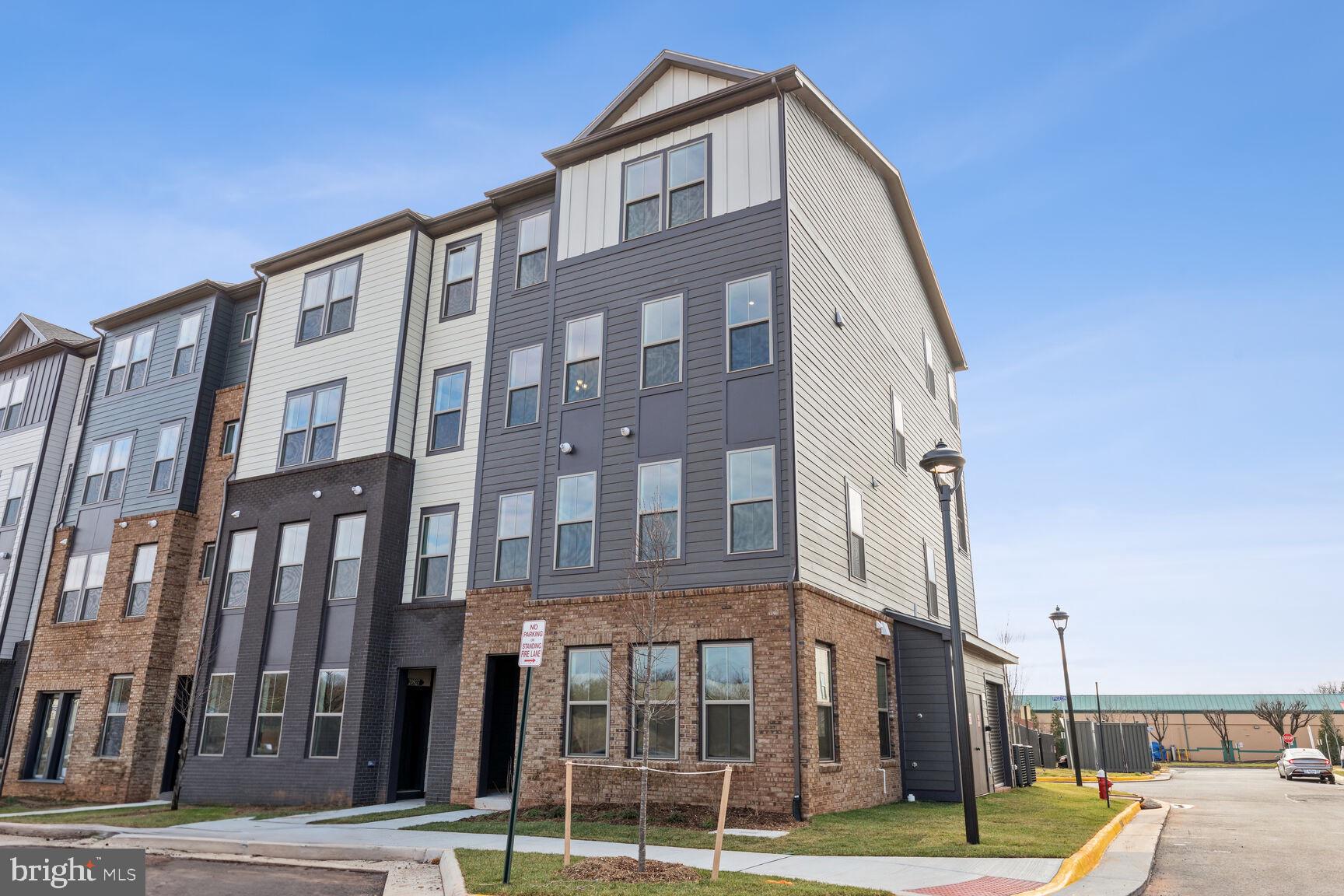 20923 Bluebird SQUARE