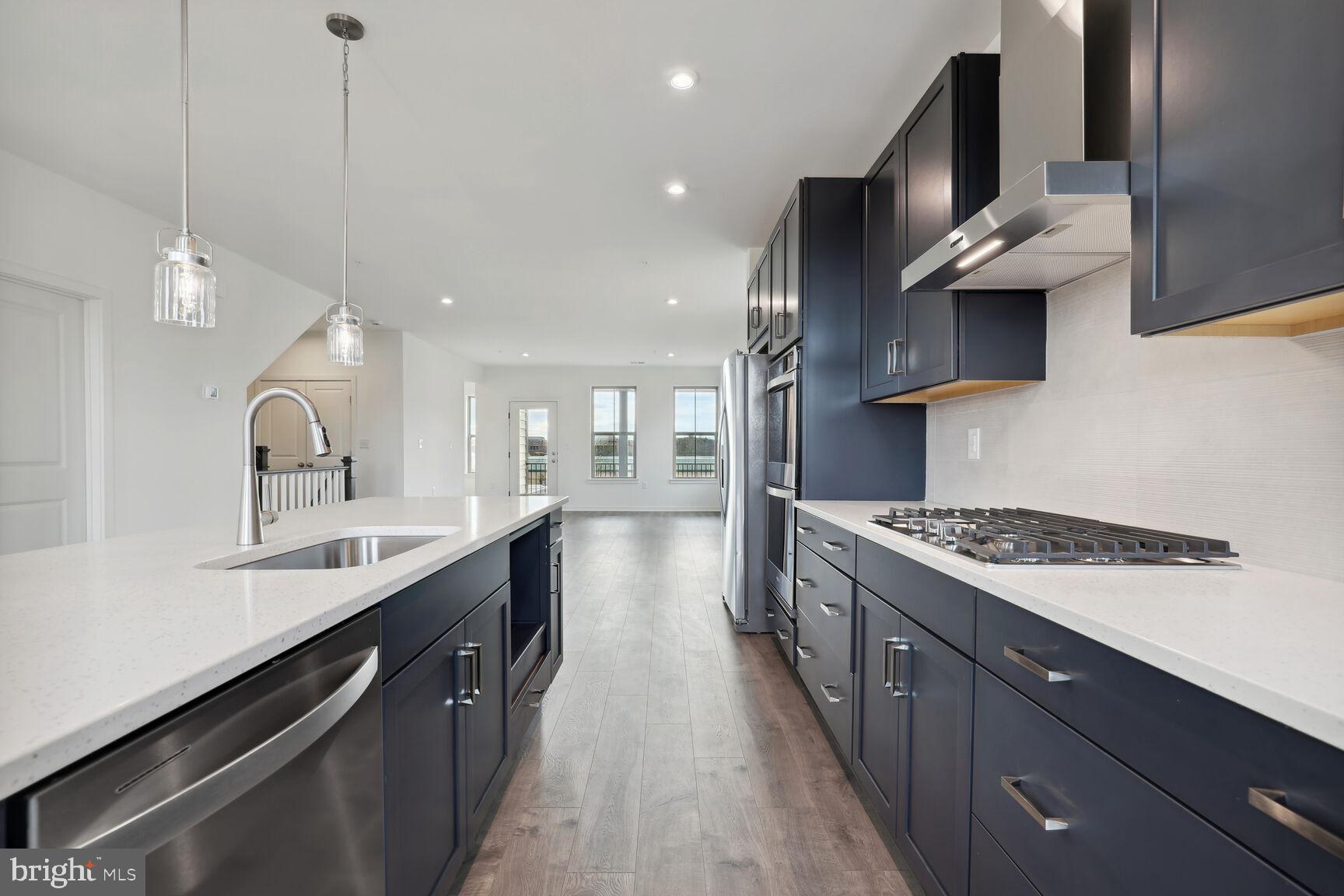 20923 Bluebird SQUARE