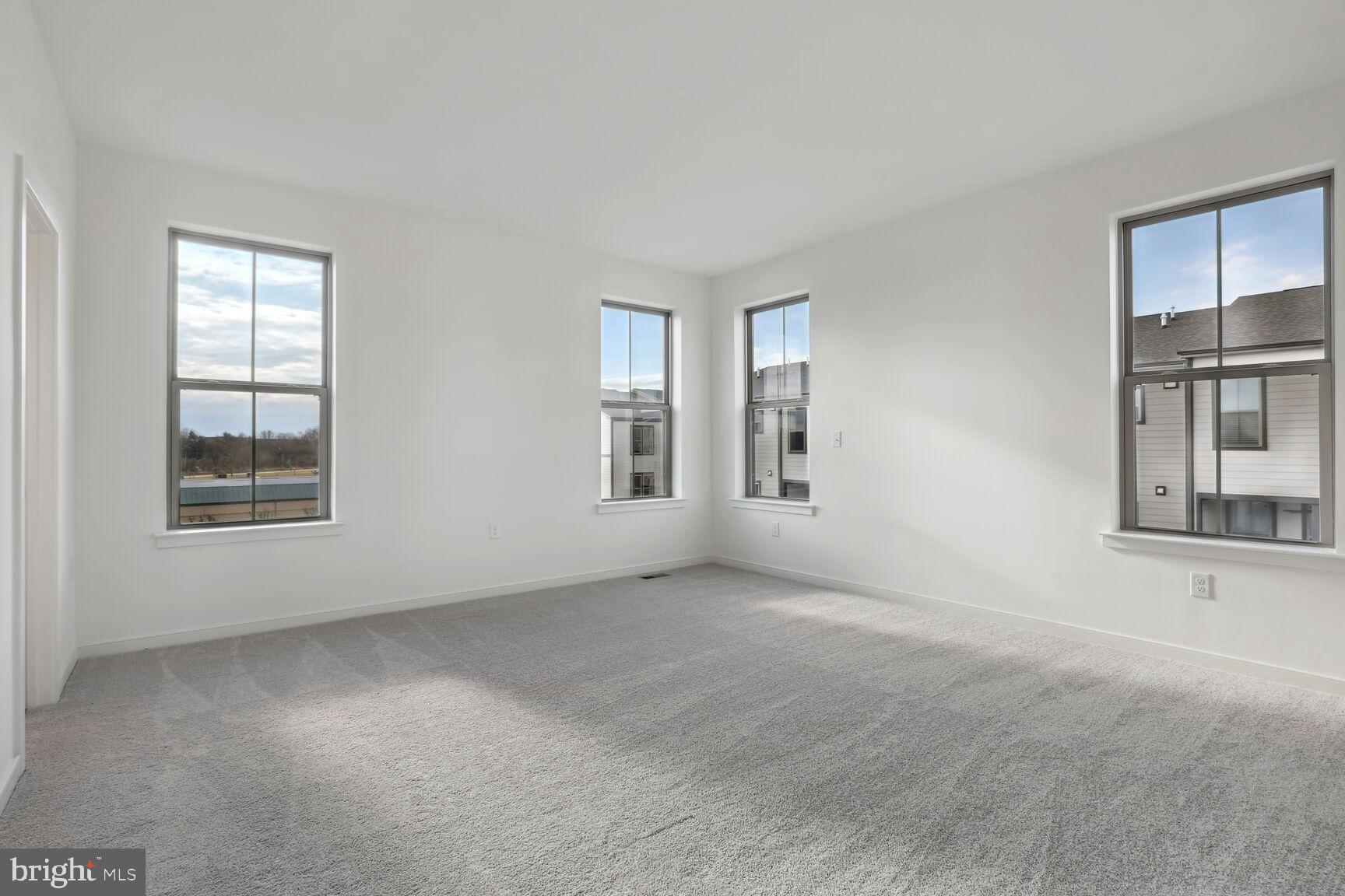 20923 Bluebird SQUARE