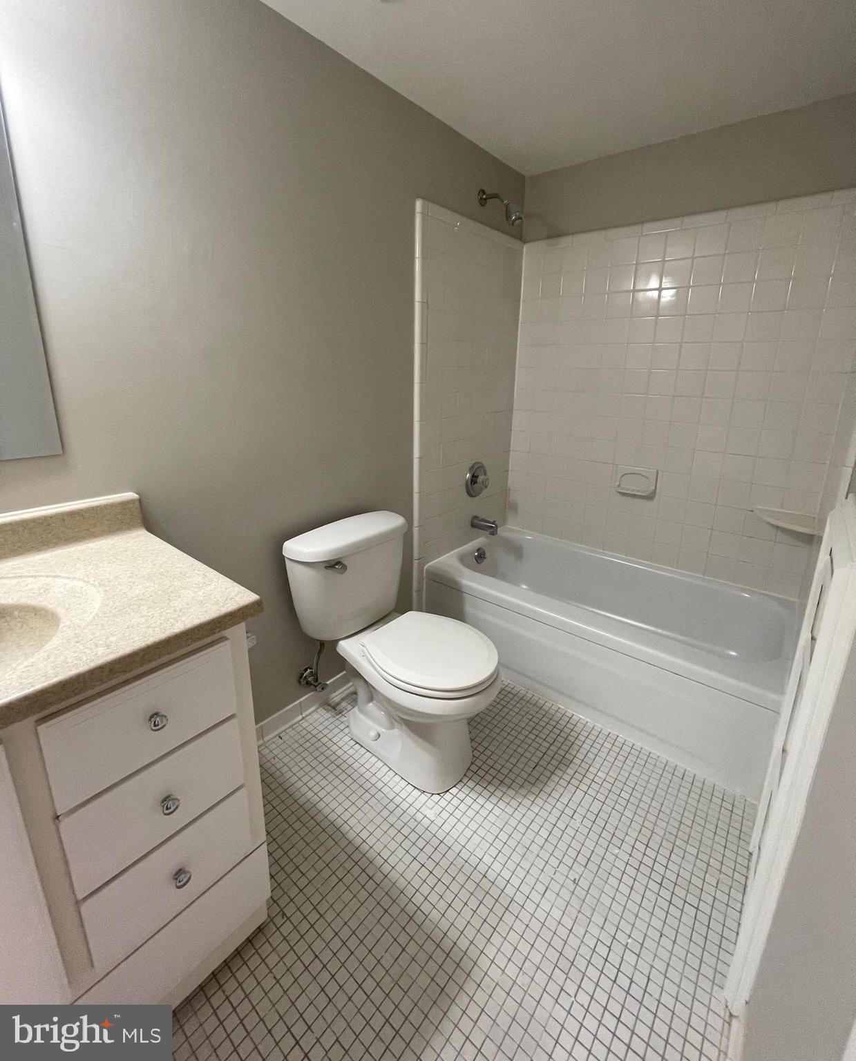 125 Clubhouse DRIVE SW Unit: 9
