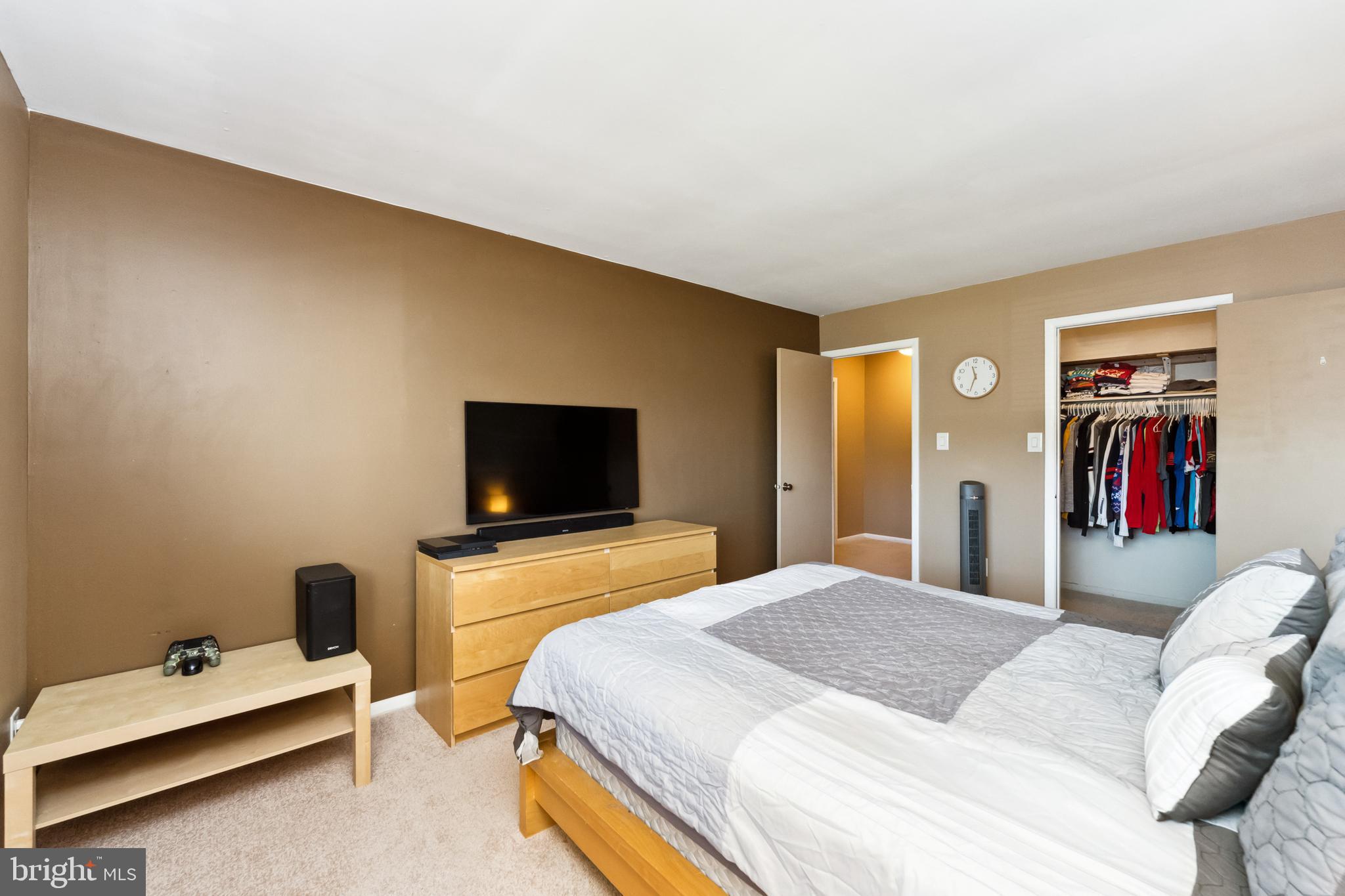 1042 Warwick COURT Unit: 7