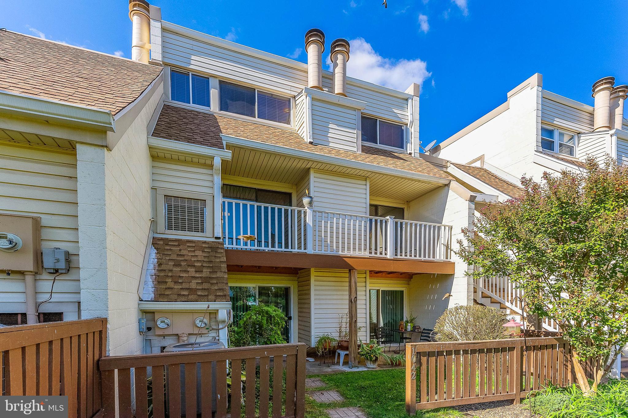 1042 Warwick COURT Unit: 7