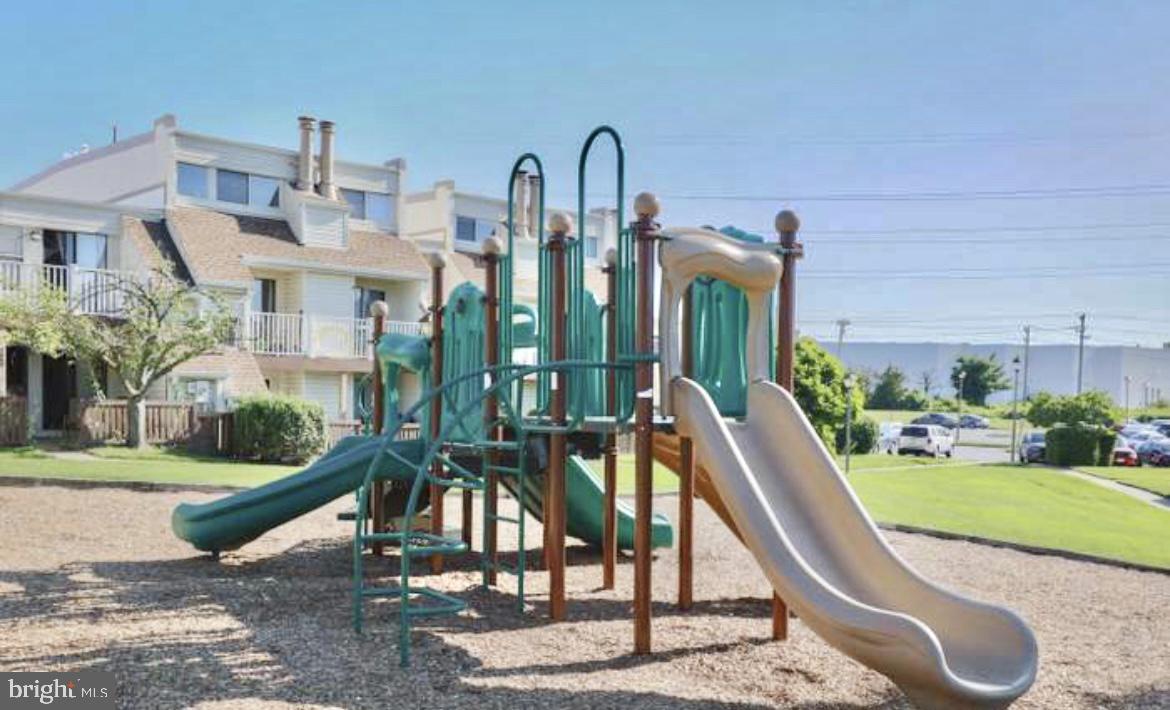 1042 Warwick COURT Unit: 7