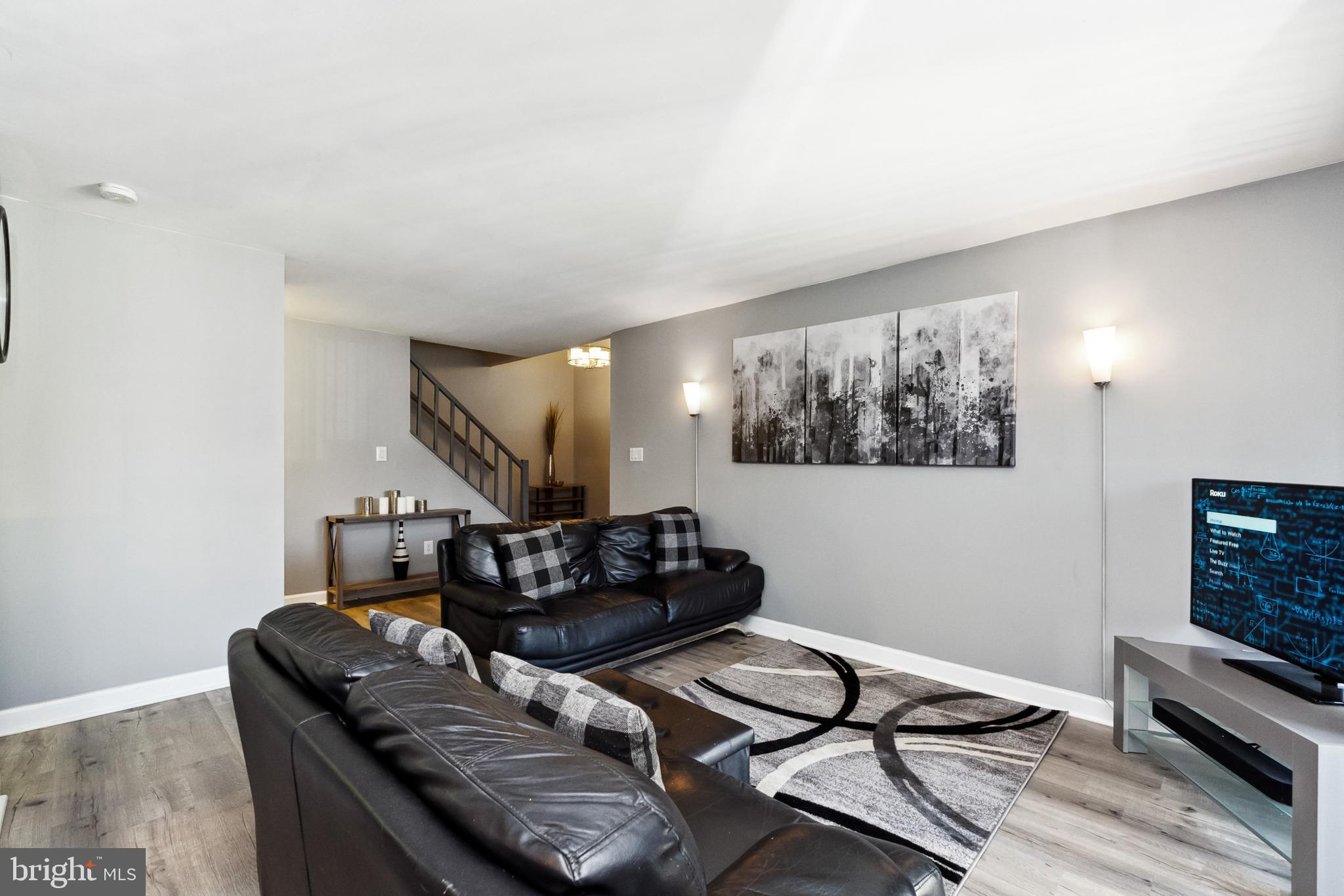 1042 Warwick COURT Unit: 7