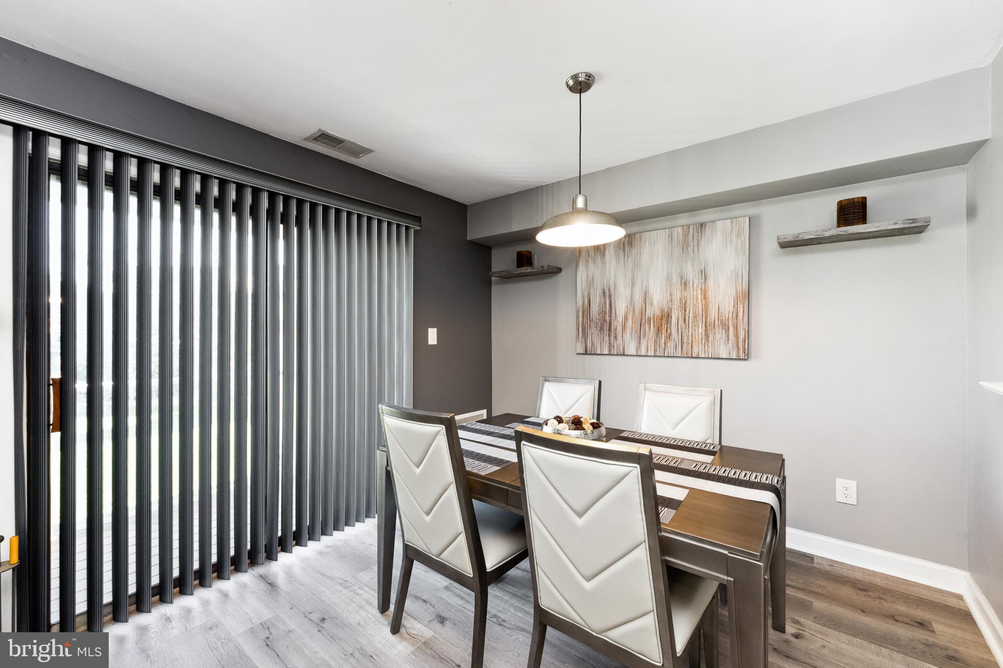 1042 Warwick COURT Unit: 7