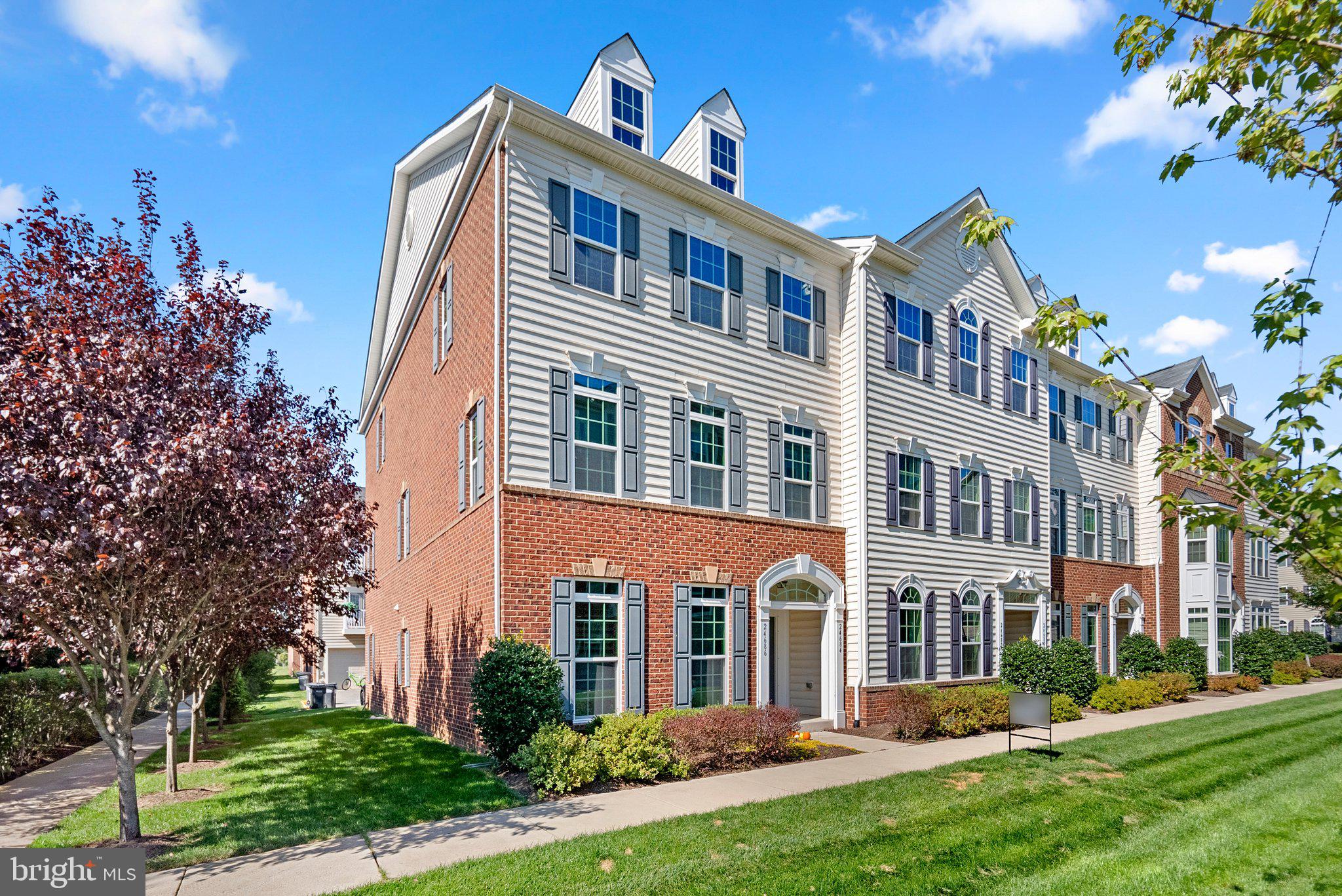 24684 Footed Ridge TERRACE