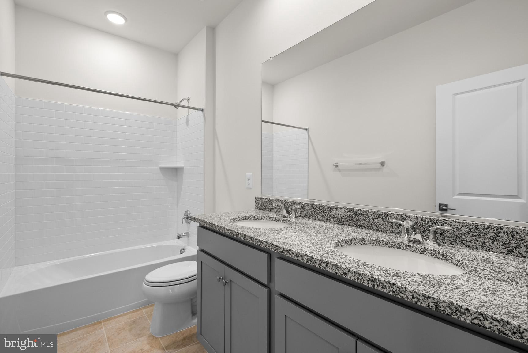 43423 Farringdon SQUARE