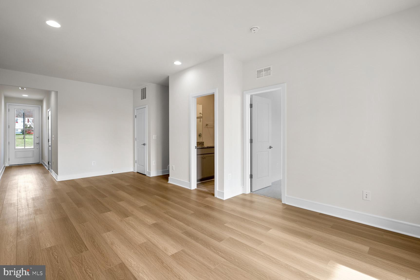 43423 Farringdon SQUARE