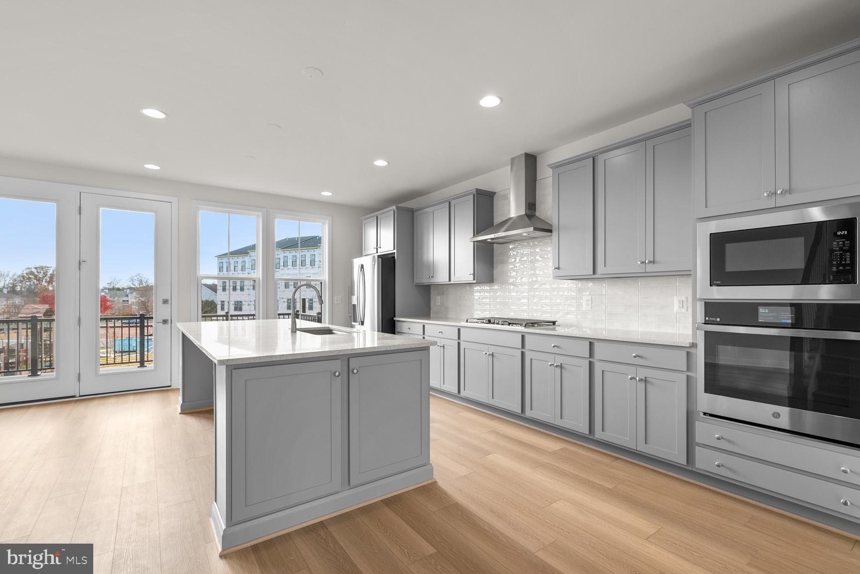 43423 Farringdon SQUARE