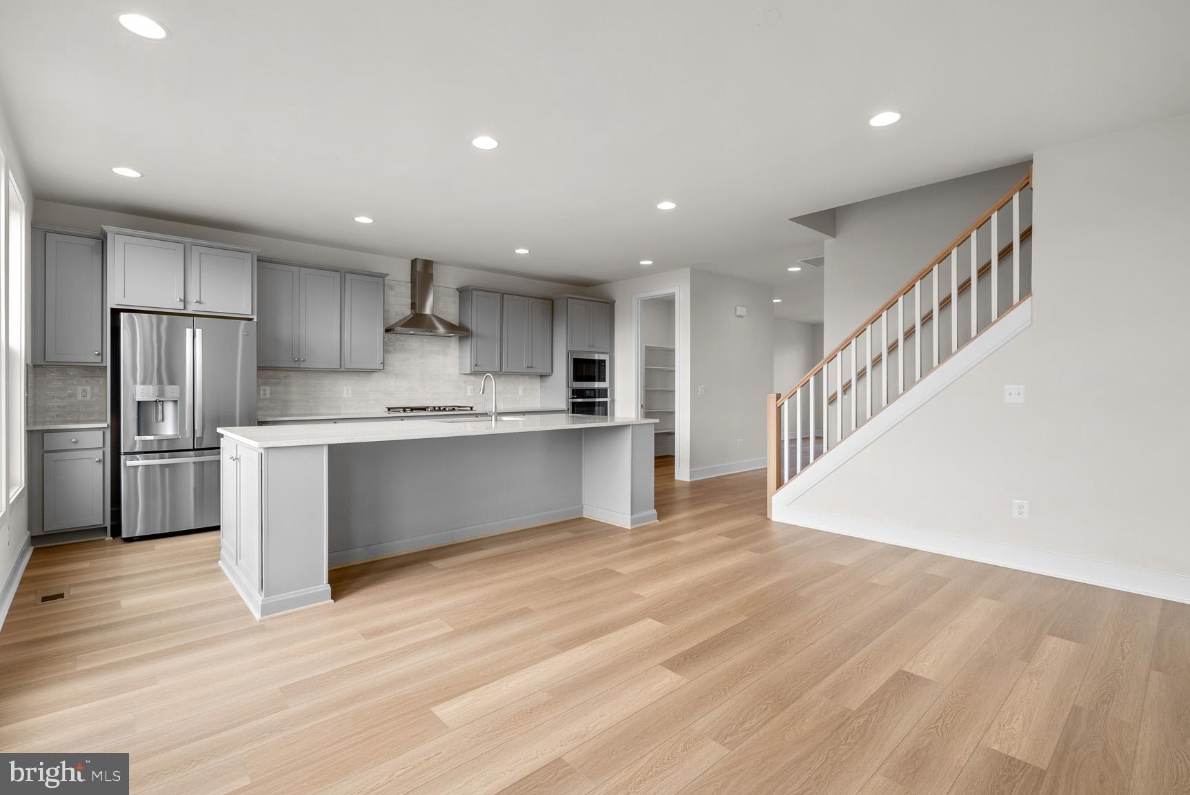 43423 Farringdon SQUARE