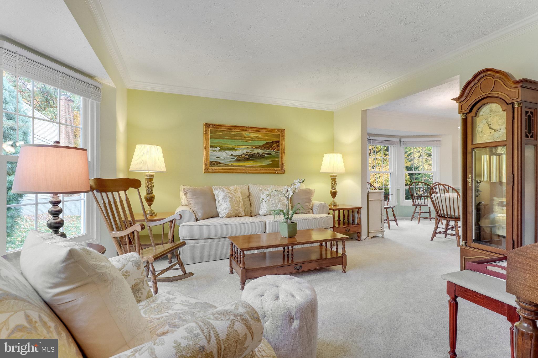 210 Pin Oak COURT