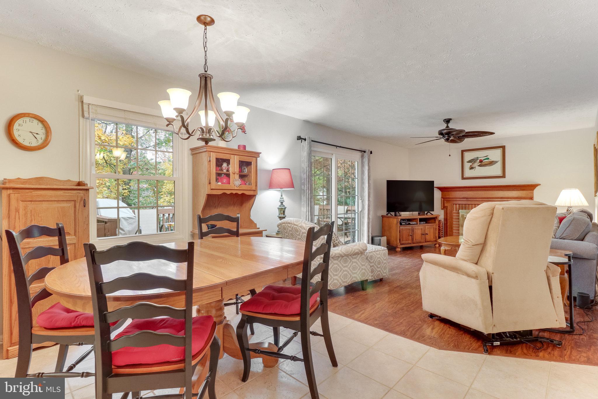 210 Pin Oak COURT