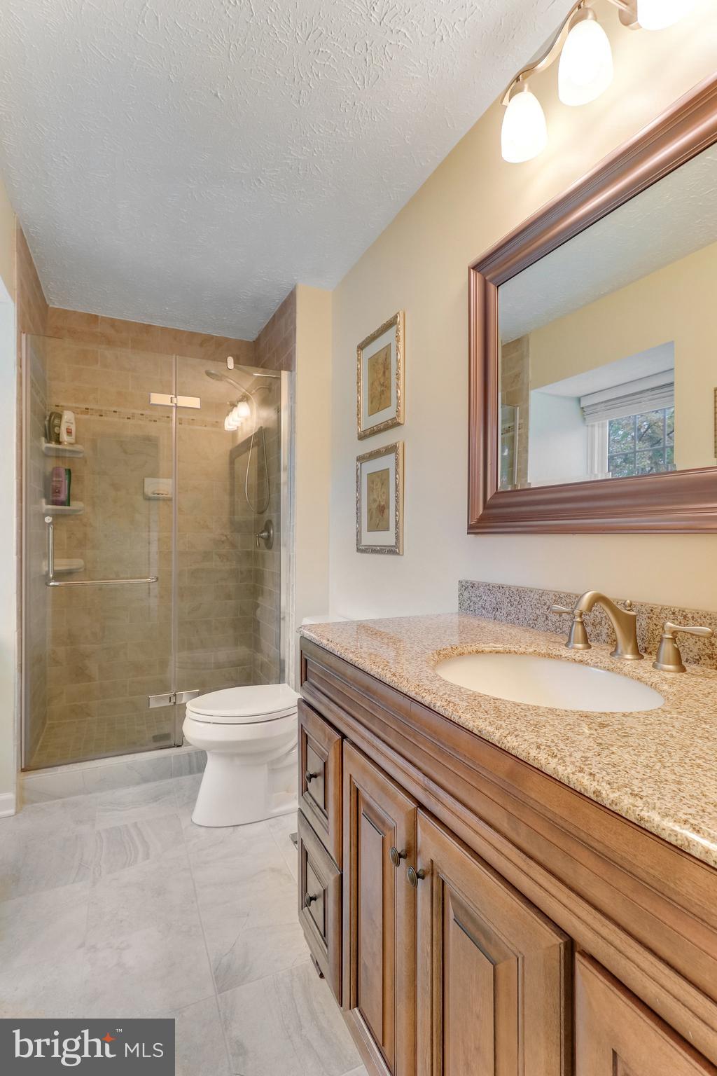 210 Pin Oak COURT
