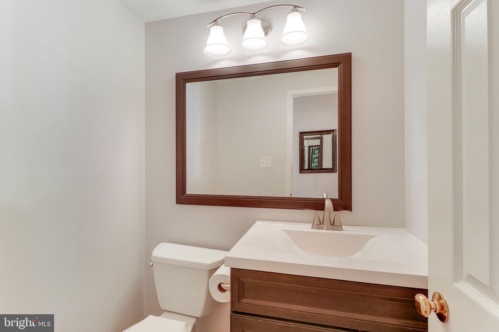 210 Pin Oak COURT