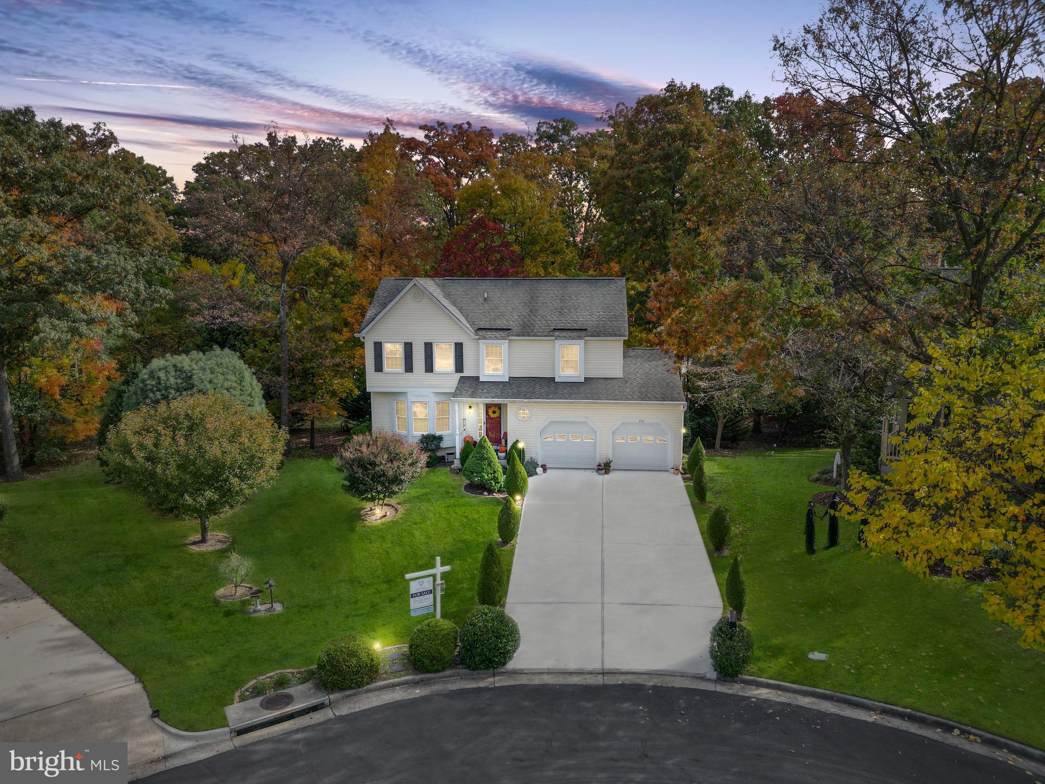 210 Pin Oak COURT
