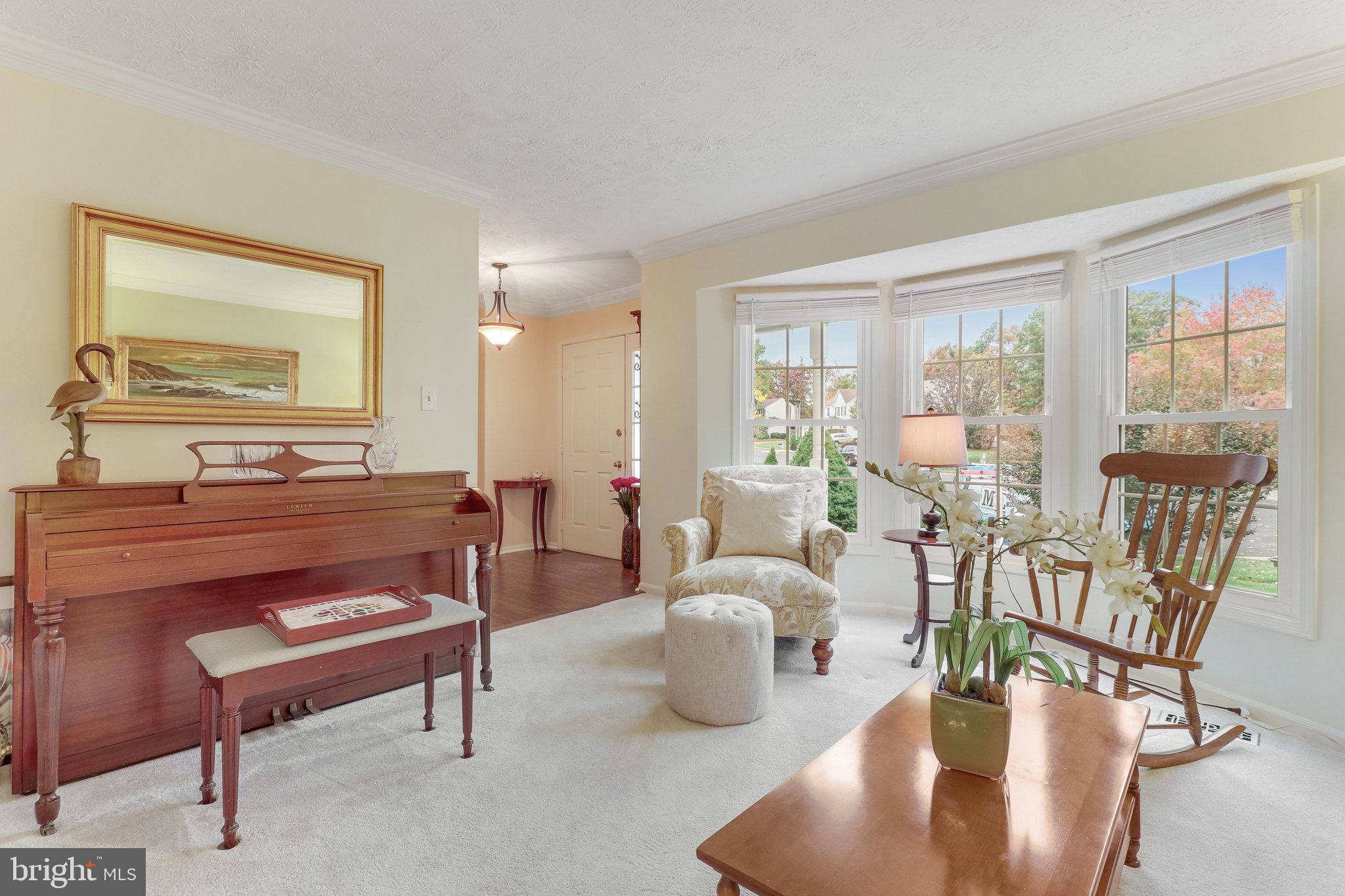 210 Pin Oak COURT