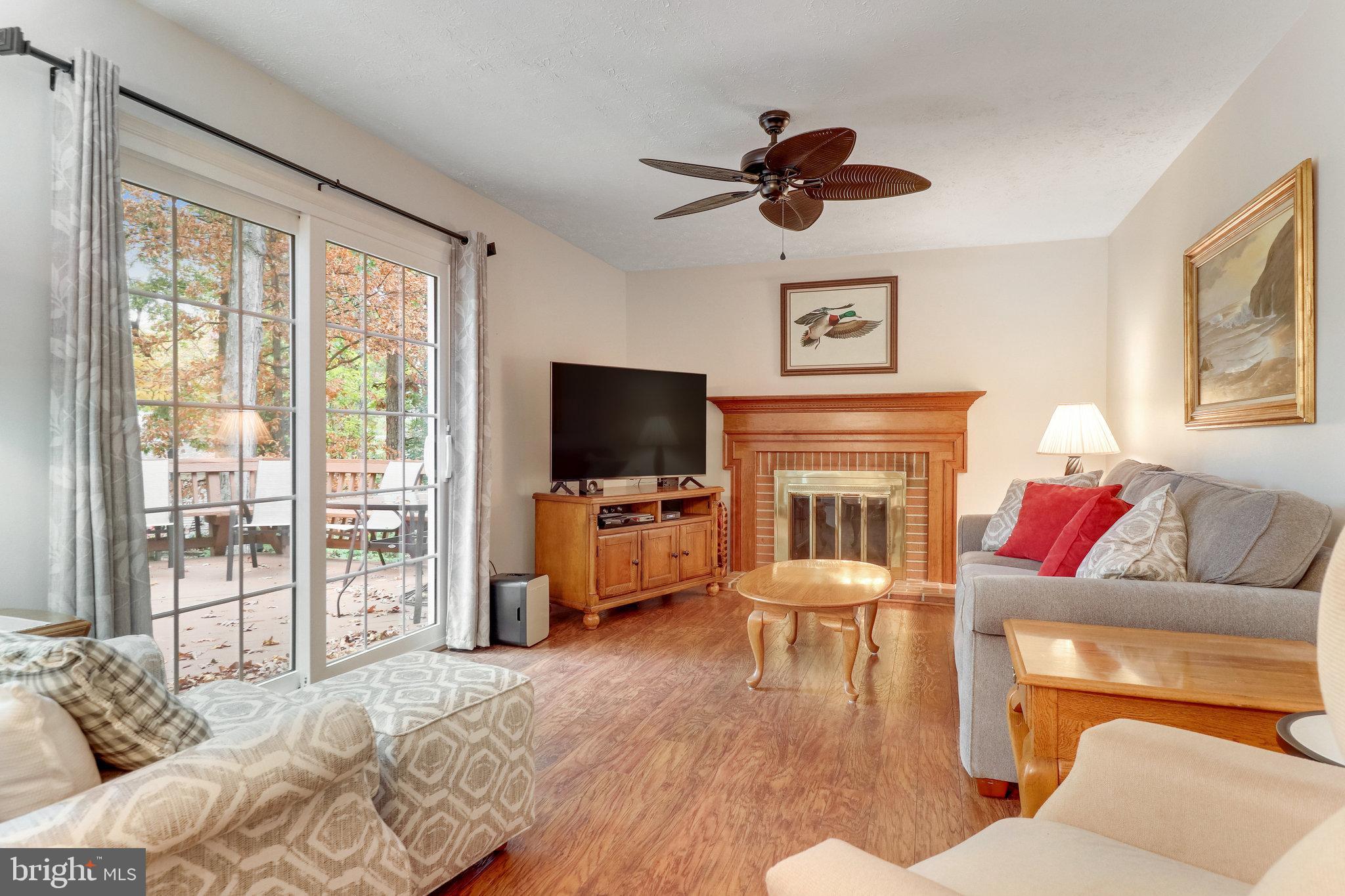 210 Pin Oak COURT