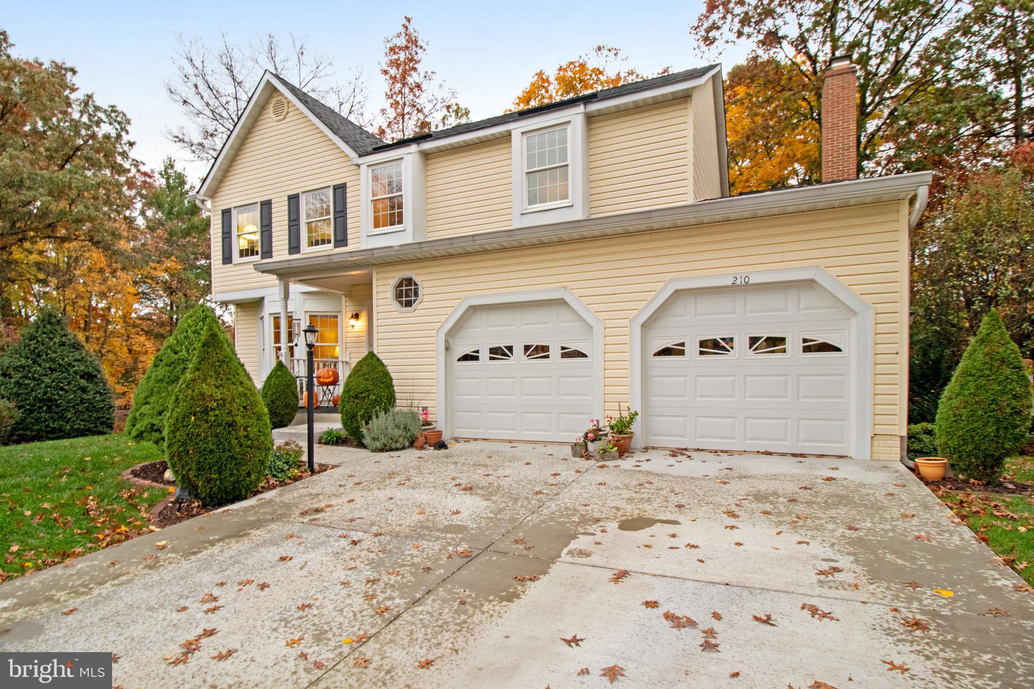 210 Pin Oak COURT