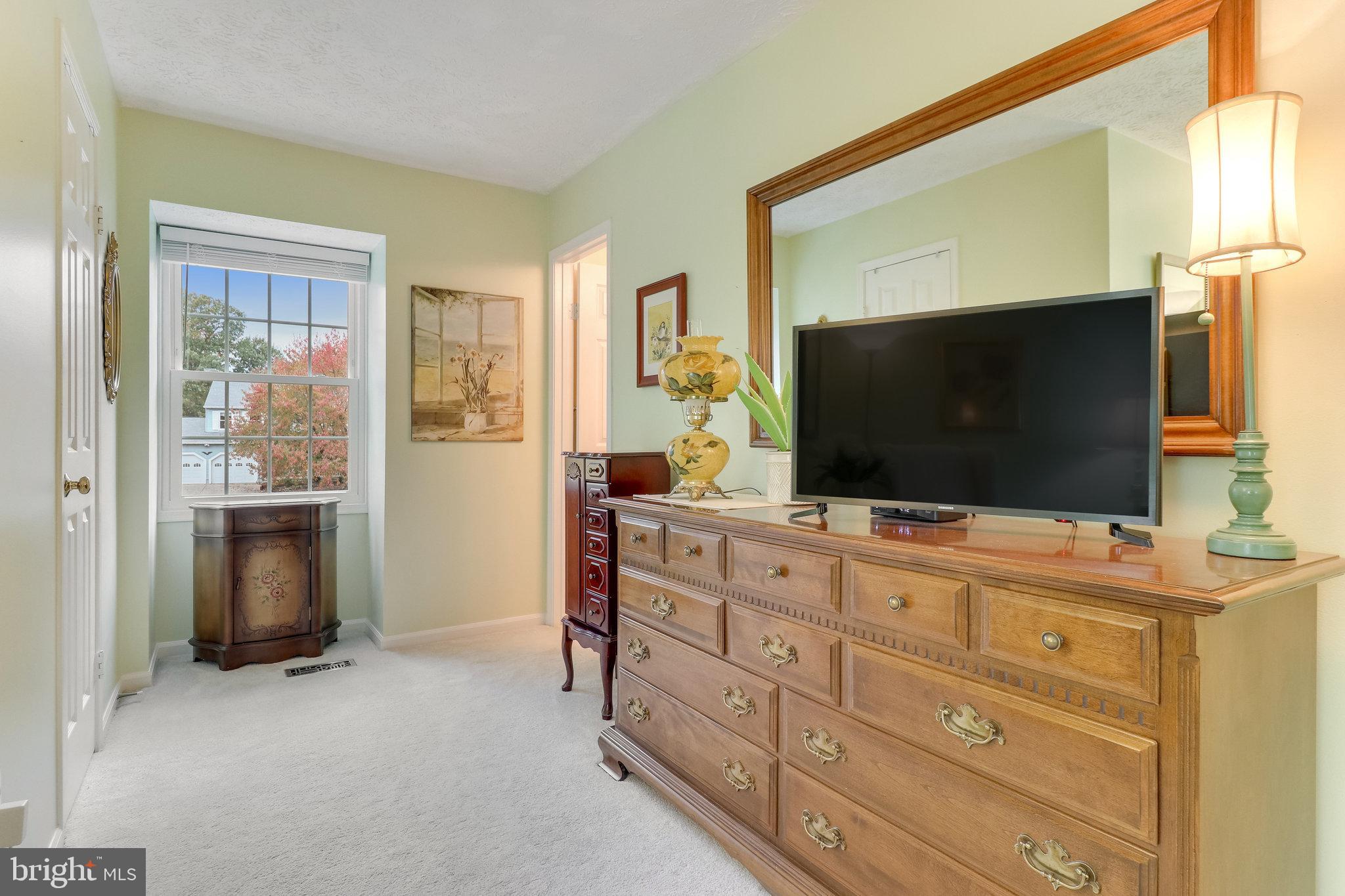 210 Pin Oak COURT