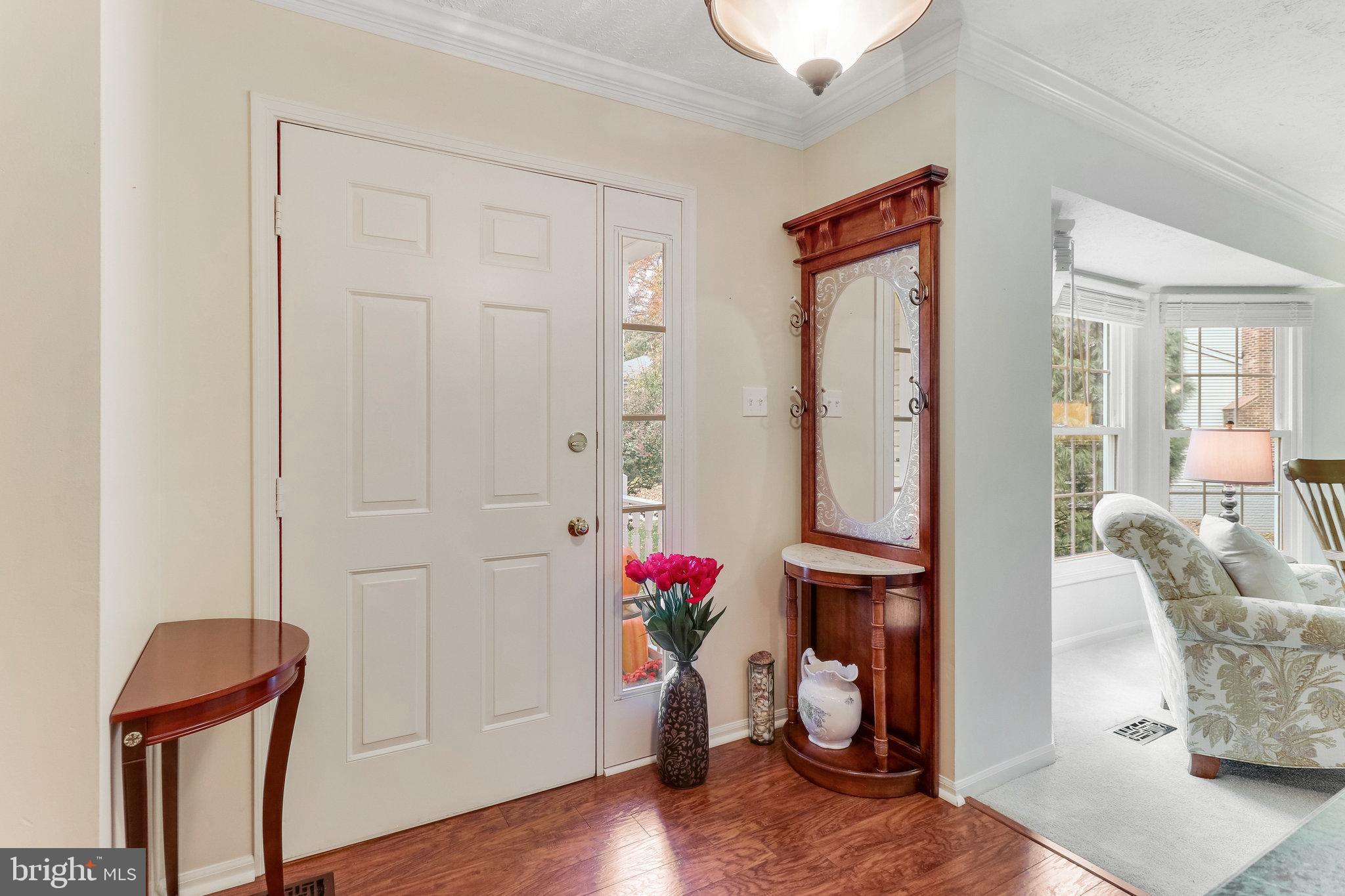 210 Pin Oak COURT
