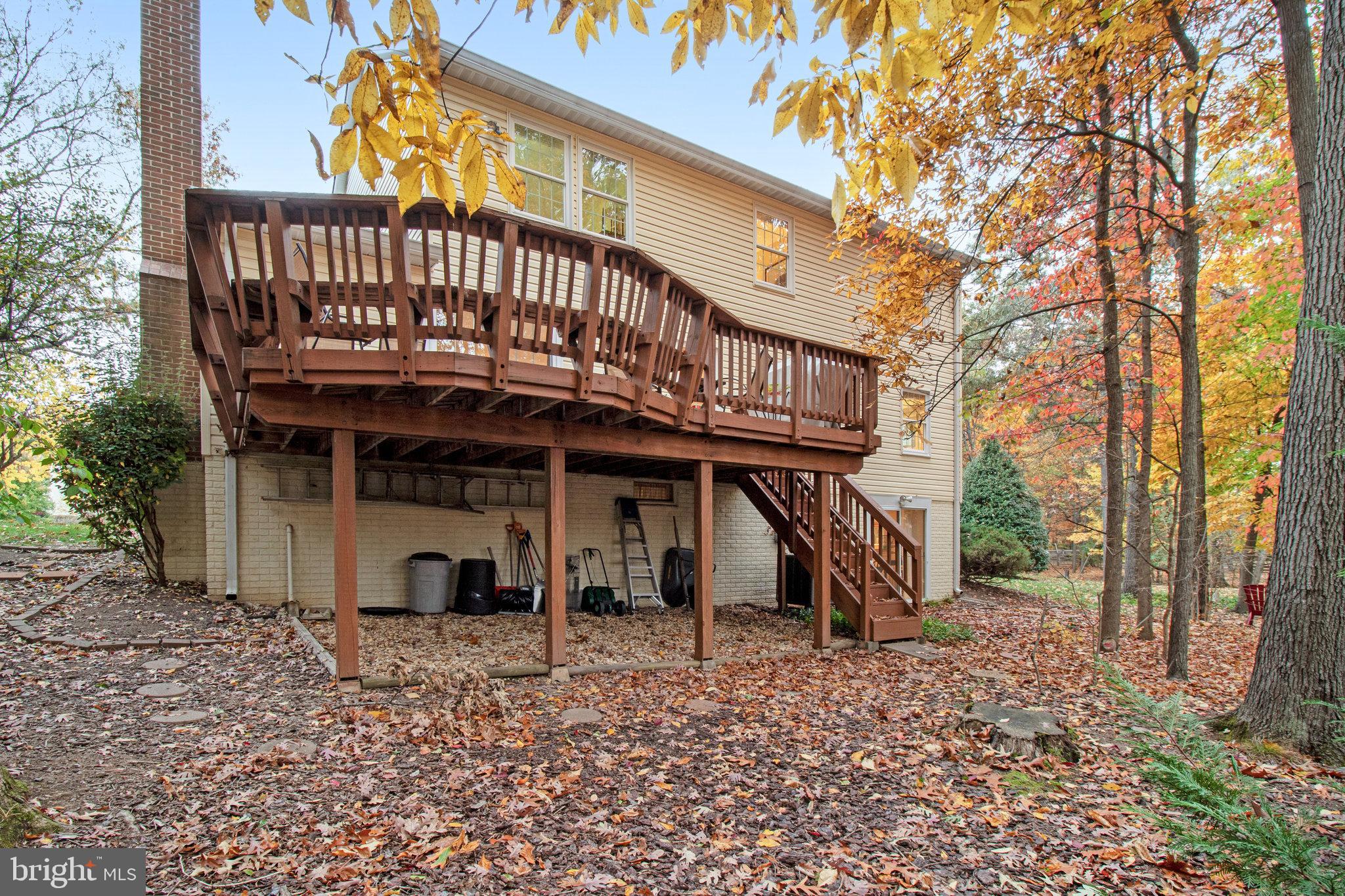 210 Pin Oak COURT