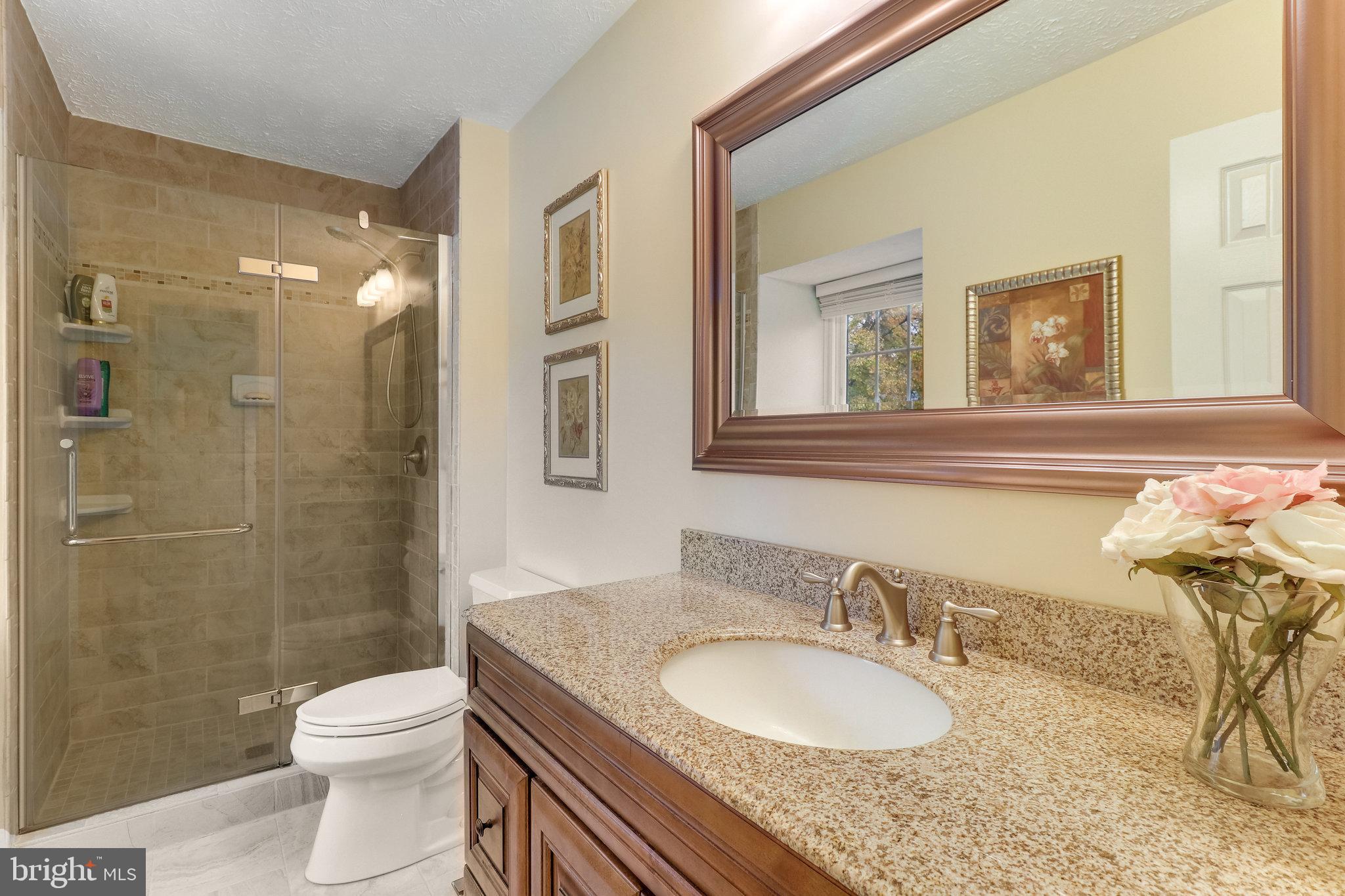 210 Pin Oak COURT