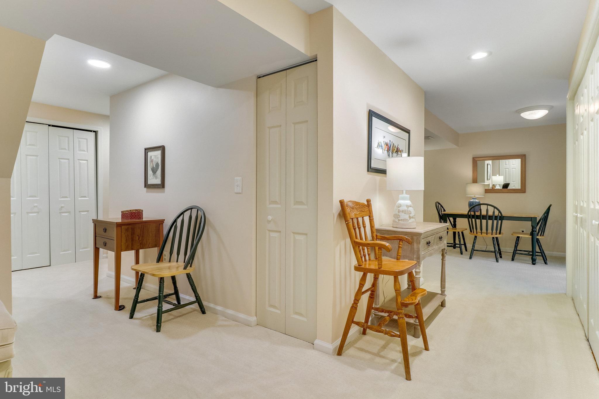 210 Pin Oak COURT