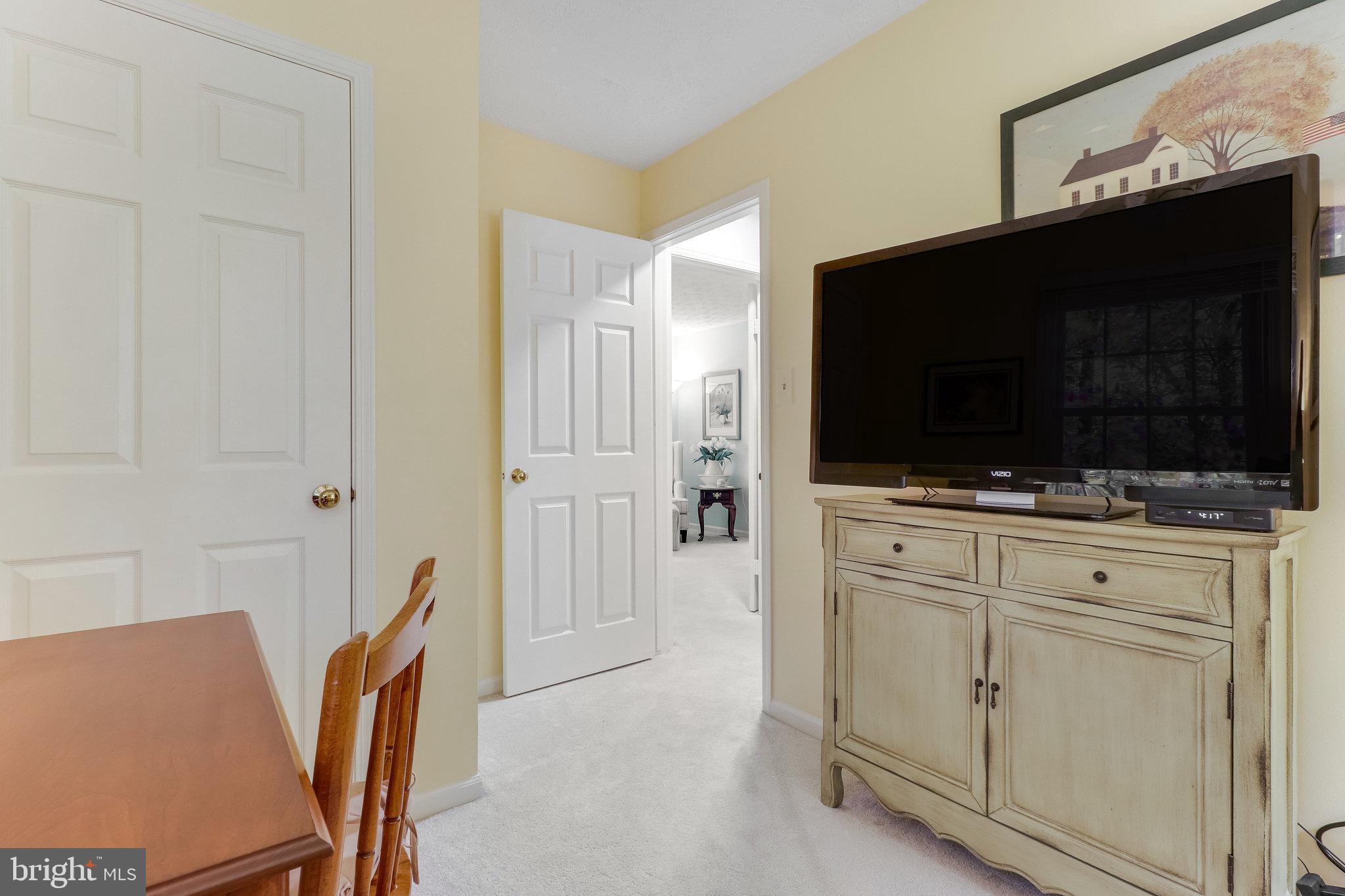 210 Pin Oak COURT