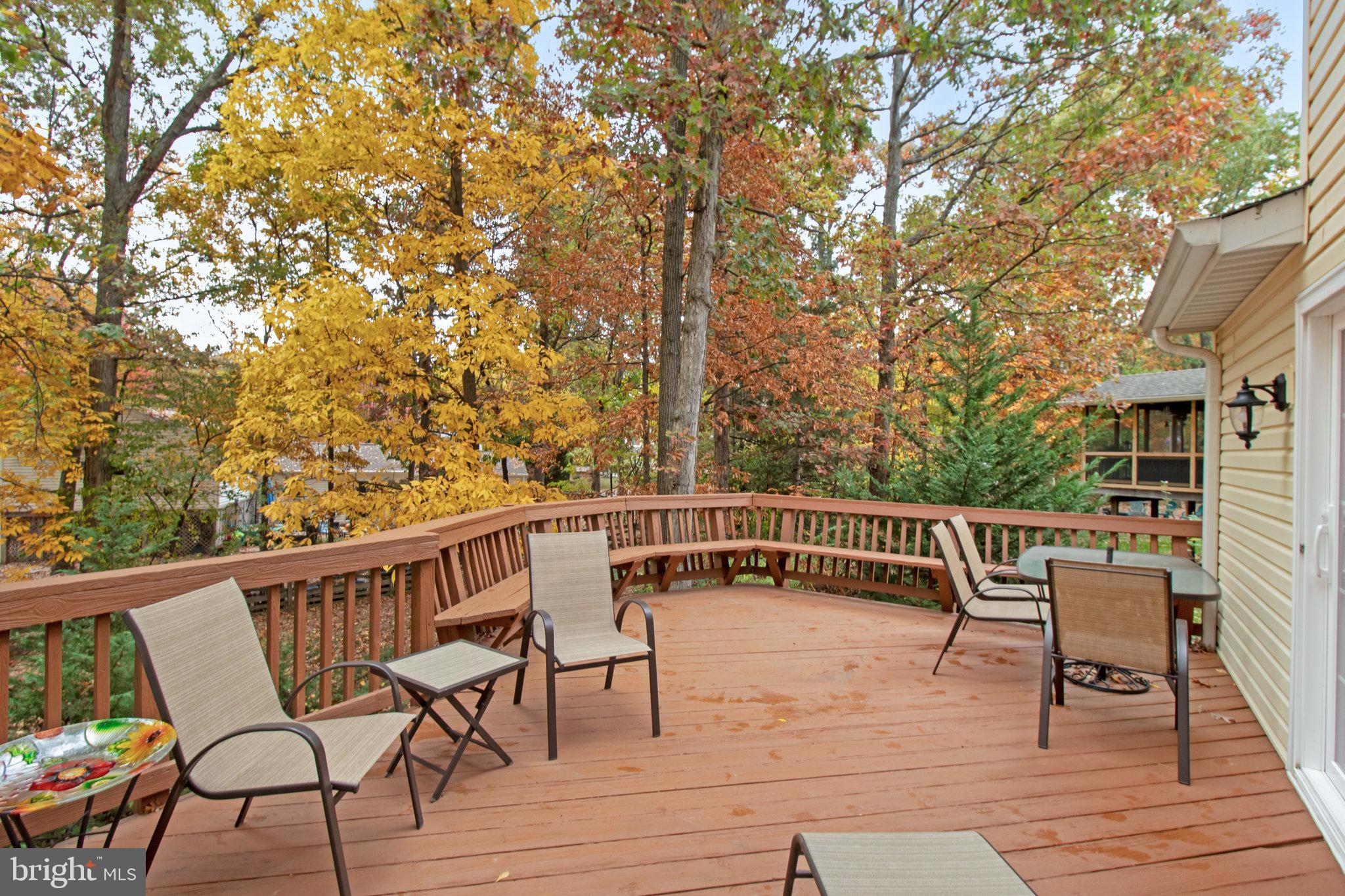 210 Pin Oak COURT
