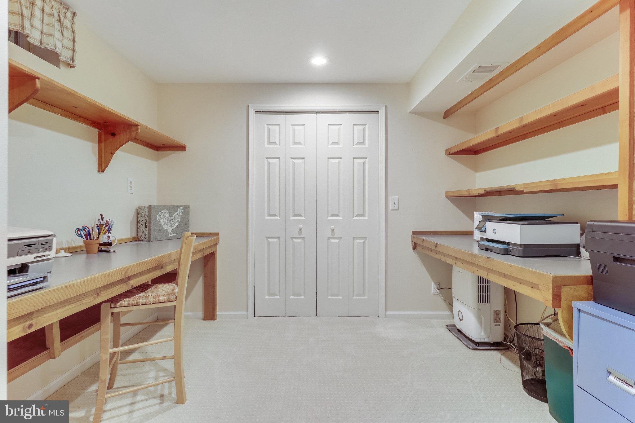 210 Pin Oak COURT