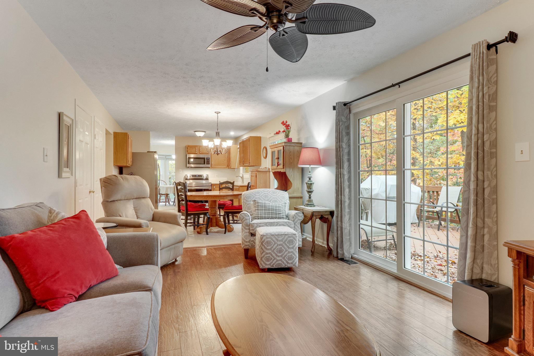 210 Pin Oak COURT