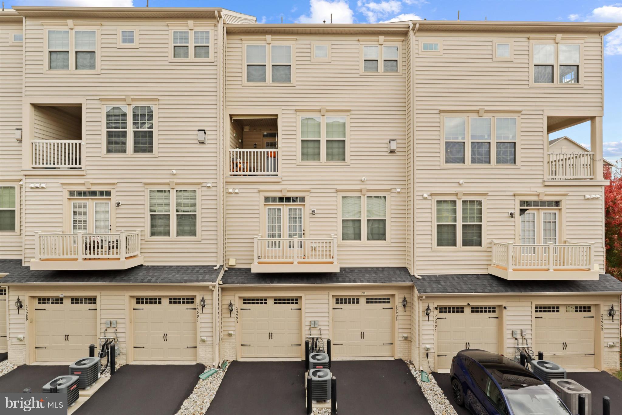 25995 Braided Mane TERRACE