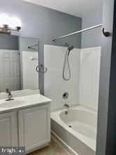 42427 Goldenseal SQUARE